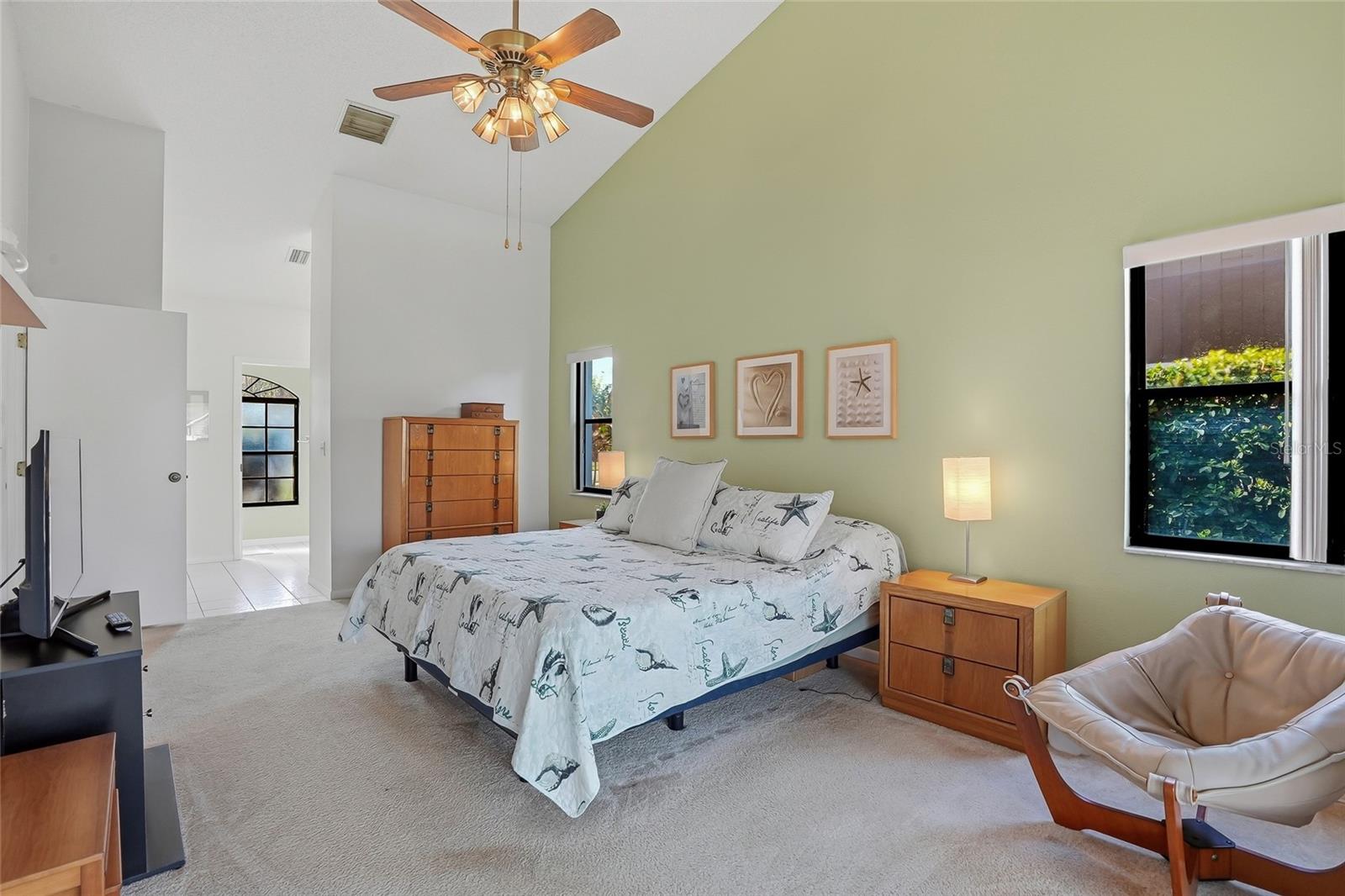 Image 31 of 67 For 846 Centerwood Drive