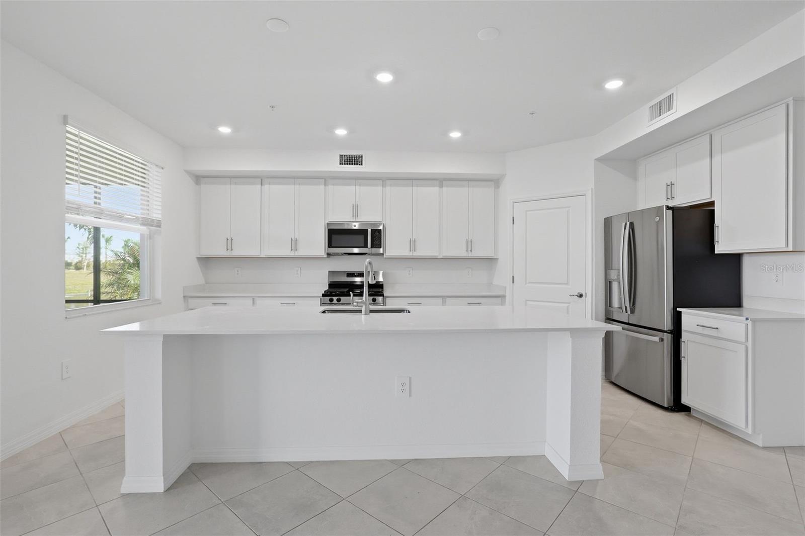 Image 4 of 19 For 19219 Cherrystone Way 101