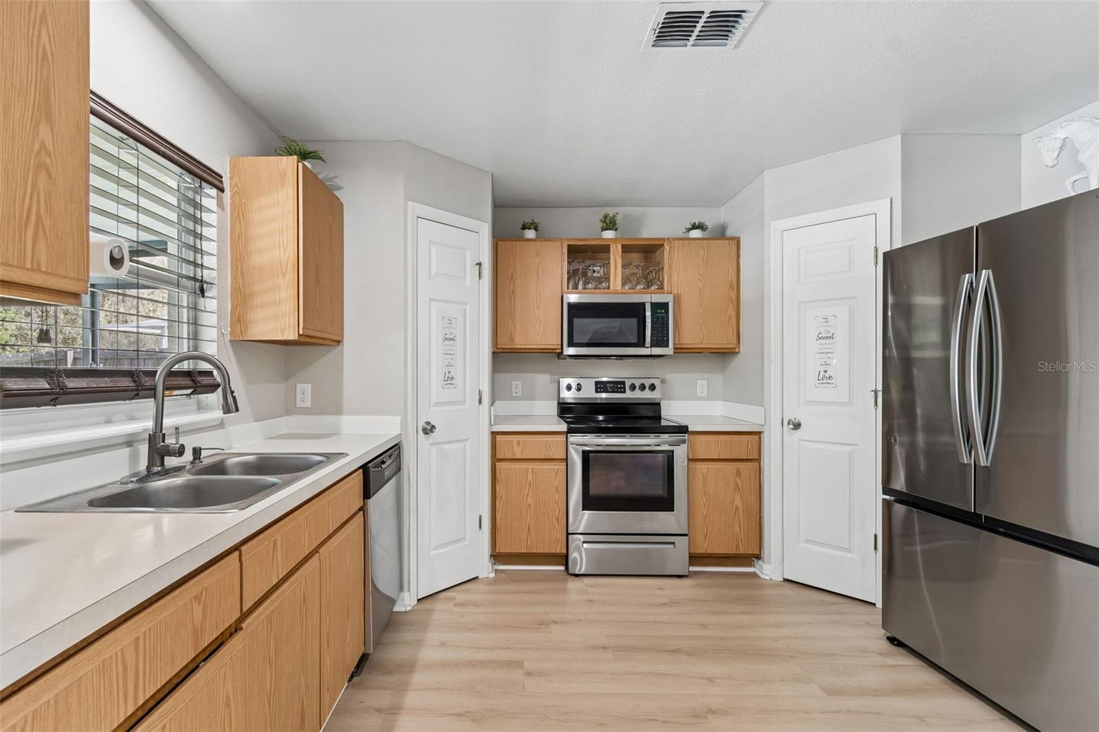 Image 23 of 74 For 31537 Earn Drive