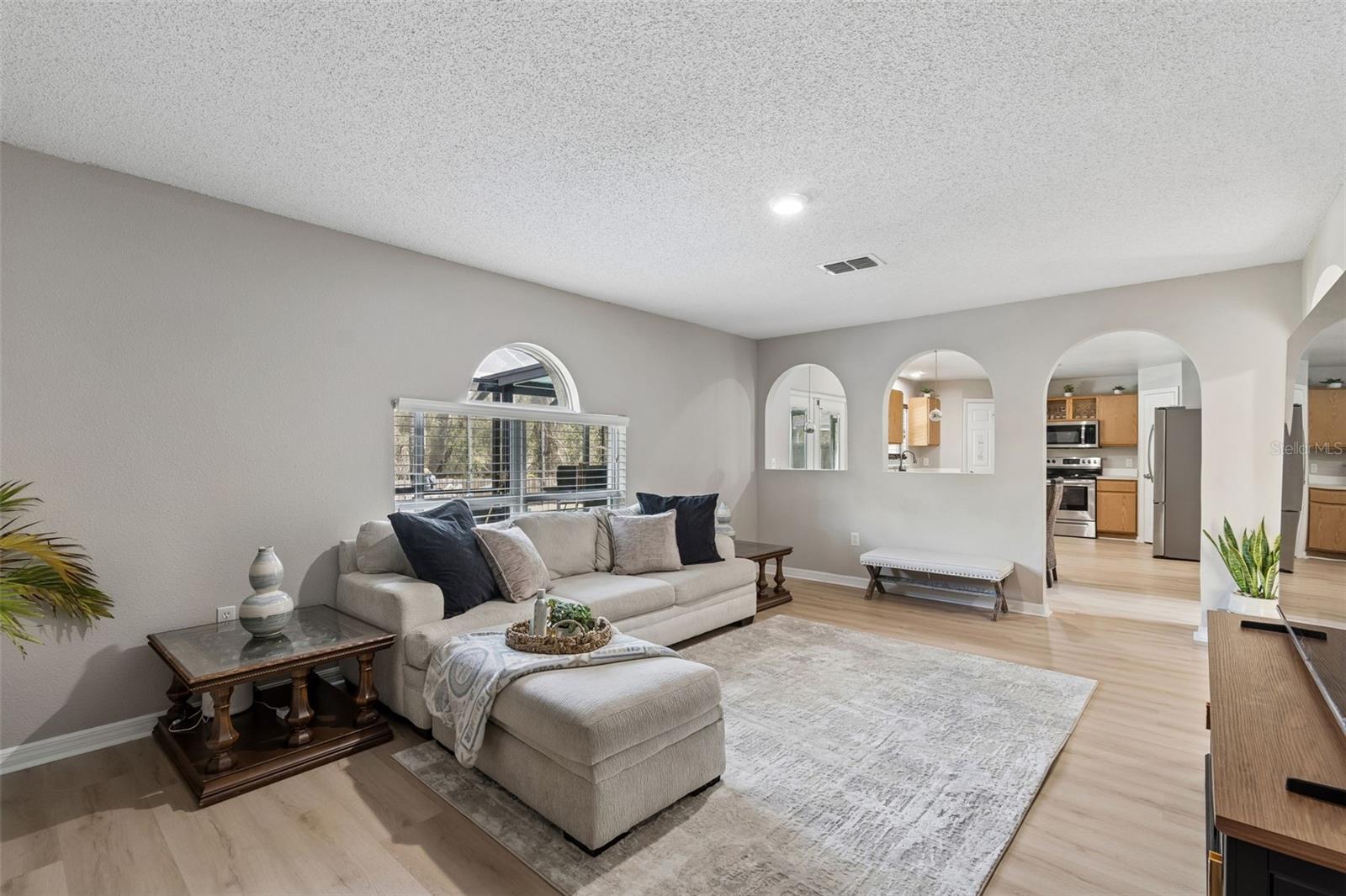 Image 4 of 74 For 31537 Earn Drive