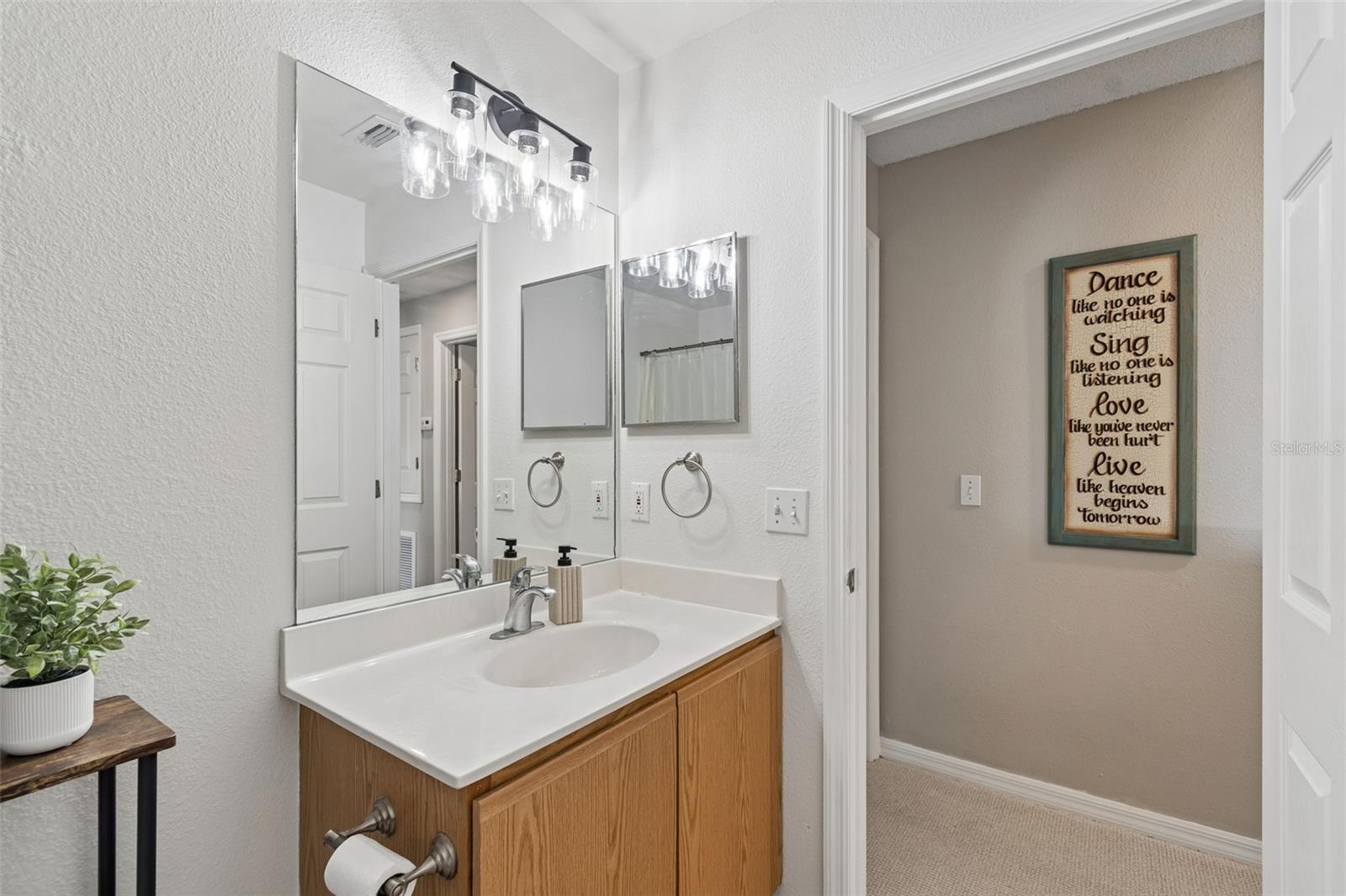 Image 42 of 74 For 31537 Earn Drive