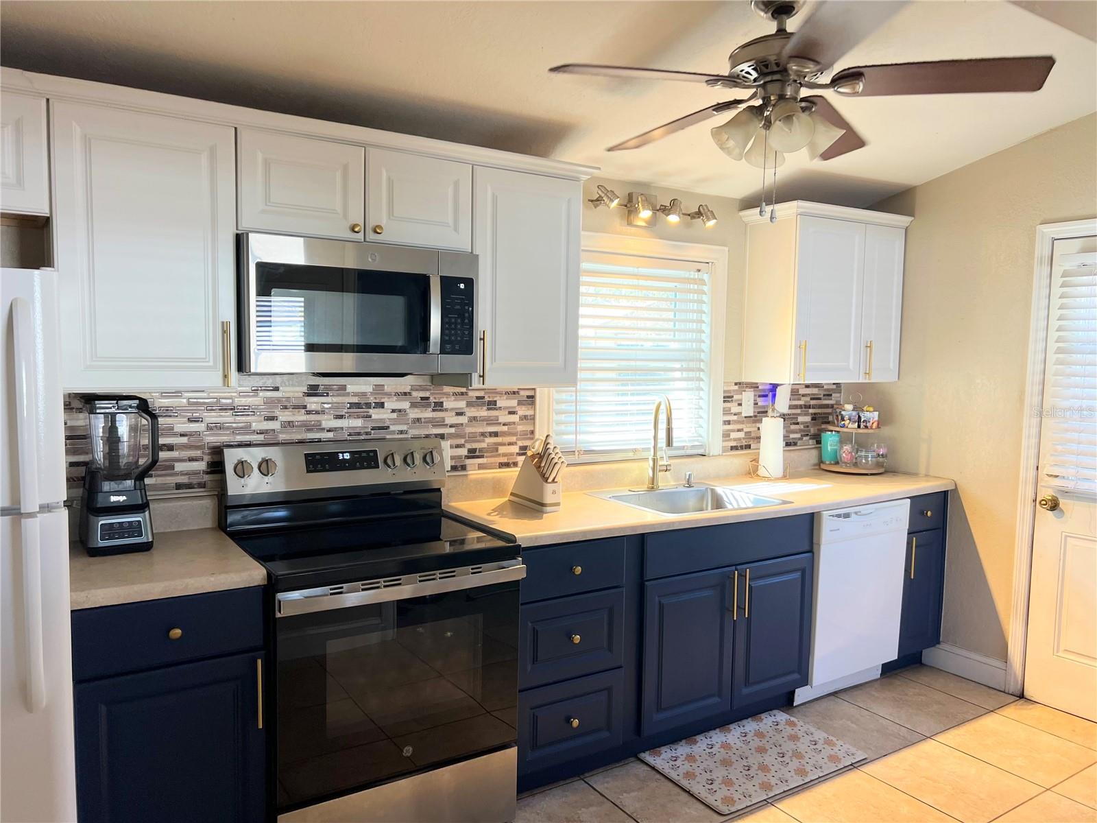 Image 7 of 31 For 14716 63rd Way N