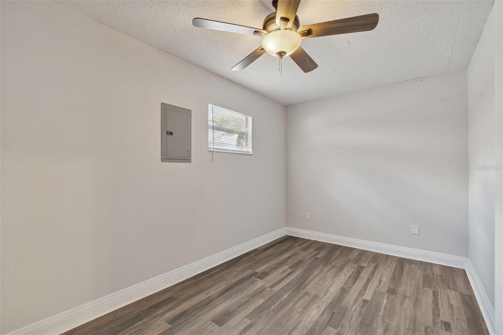 Image 32 of 43 For 12836 Kellywood Circle