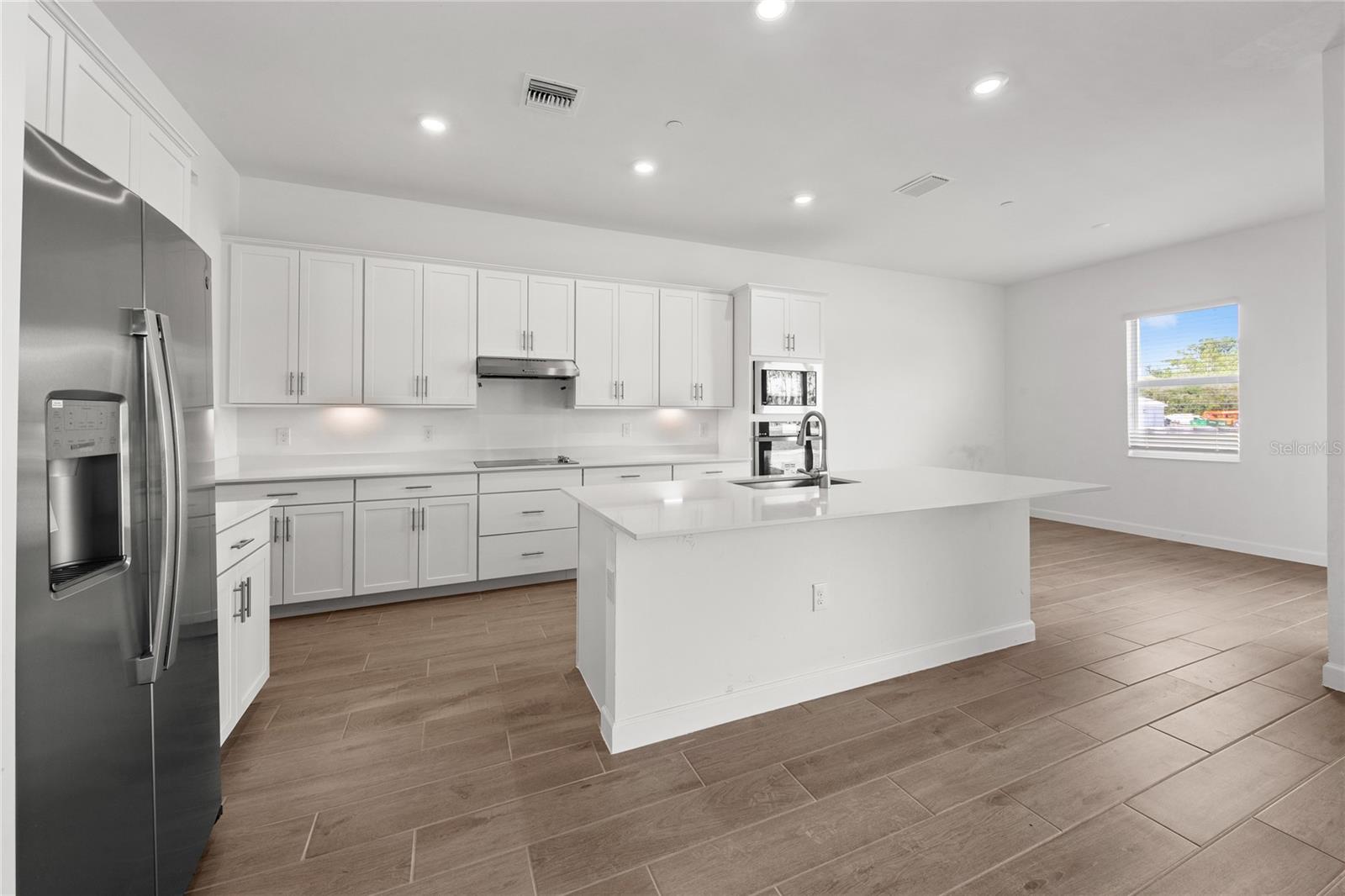 Image 13 of 36 For 19111 Scallop Loop