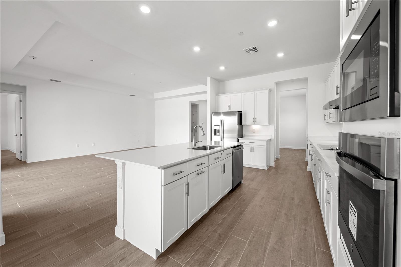 Image 16 of 36 For 19111 Scallop Loop