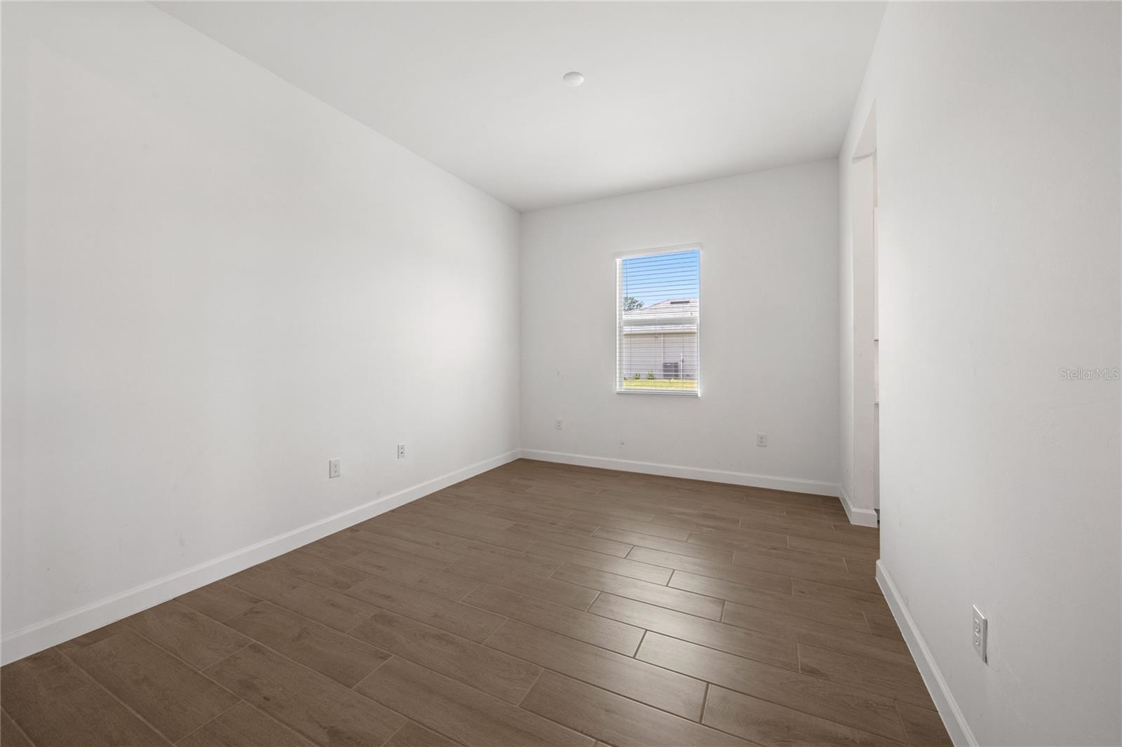 Image 21 of 36 For 19111 Scallop Loop