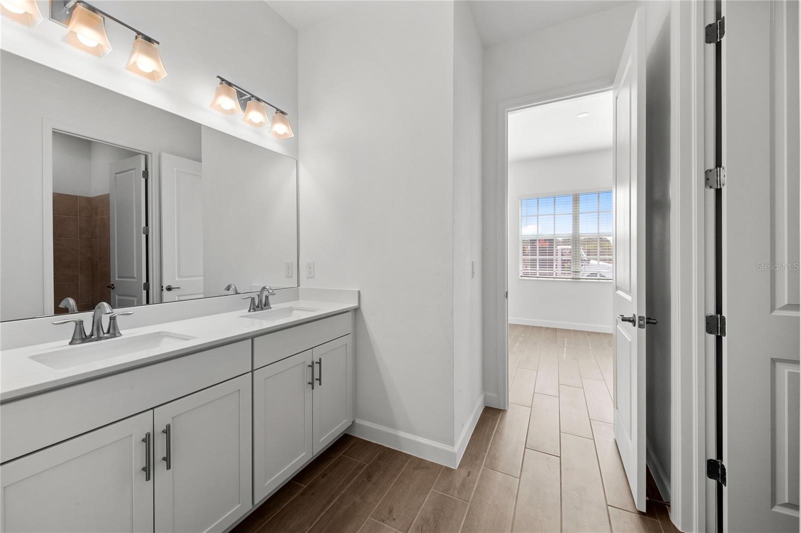 Image 35 of 36 For 19111 Scallop Loop