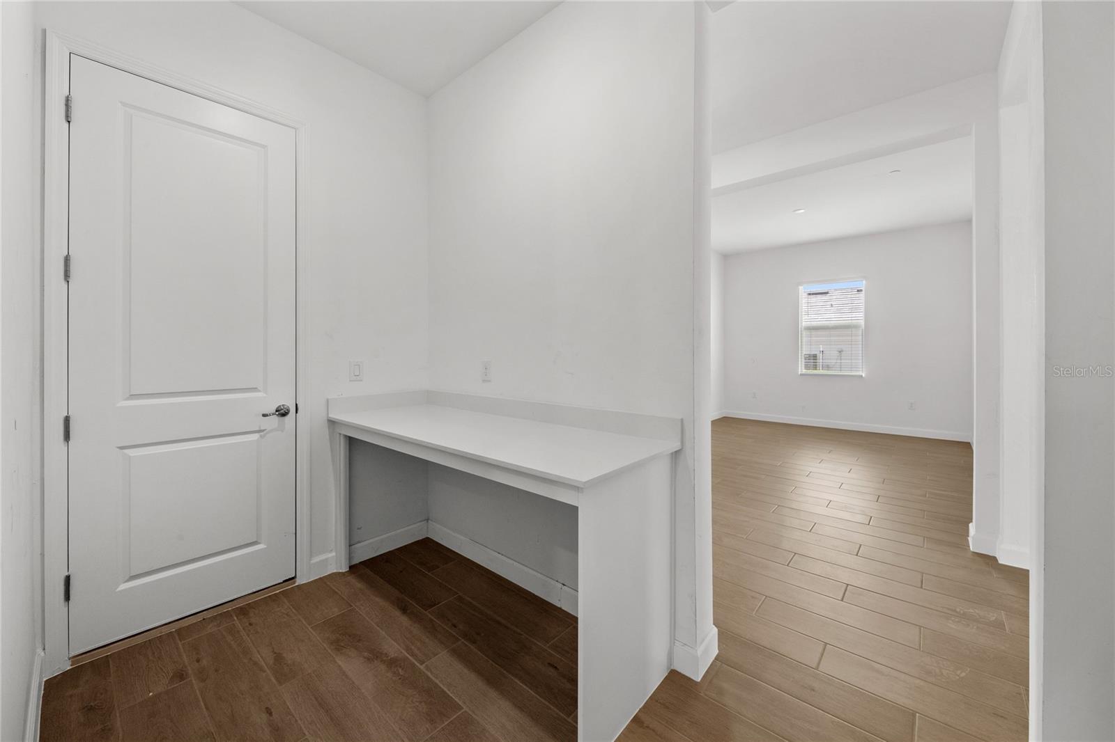 Image 4 of 36 For 19111 Scallop Loop