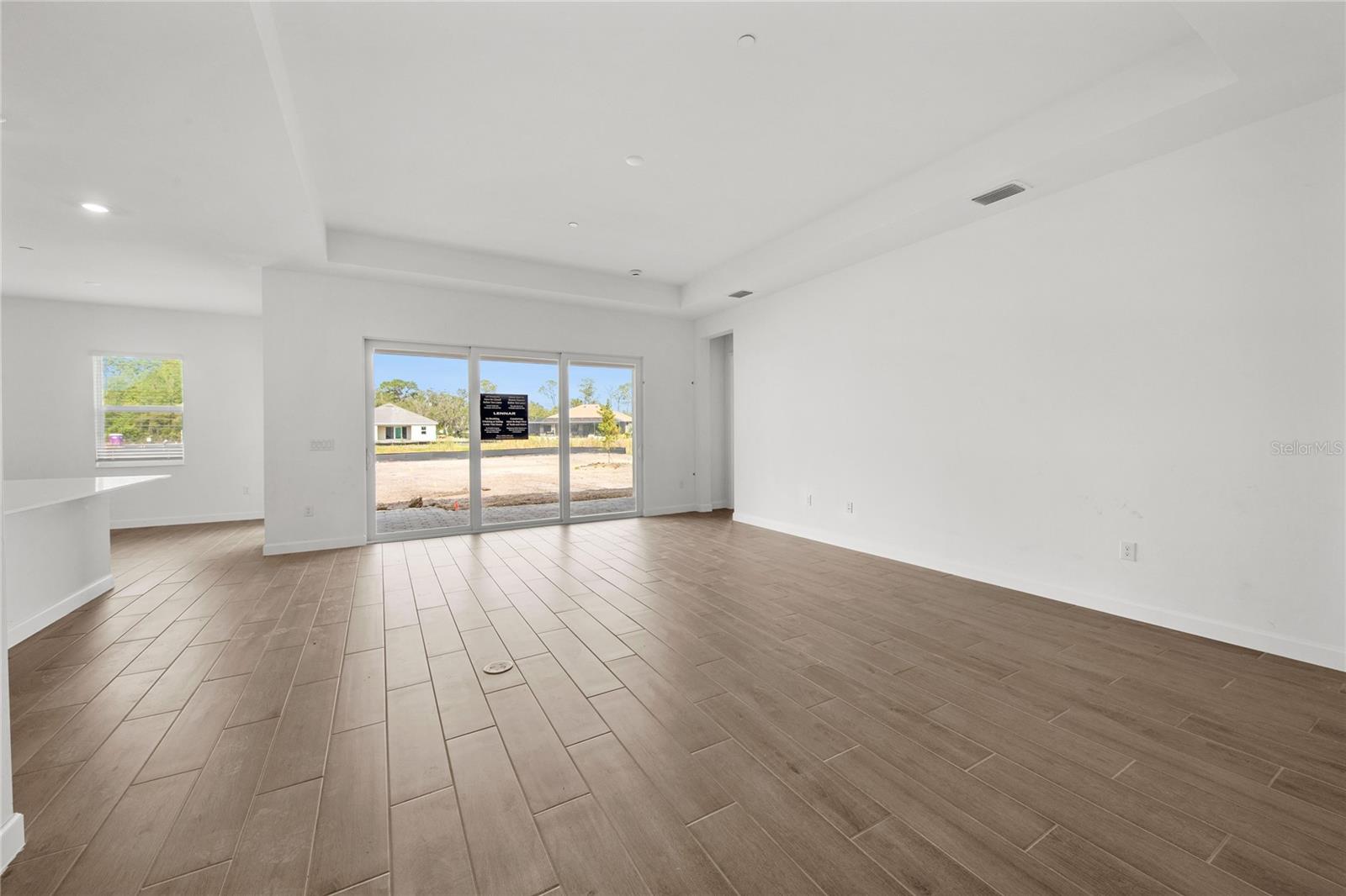 Image 5 of 36 For 19111 Scallop Loop