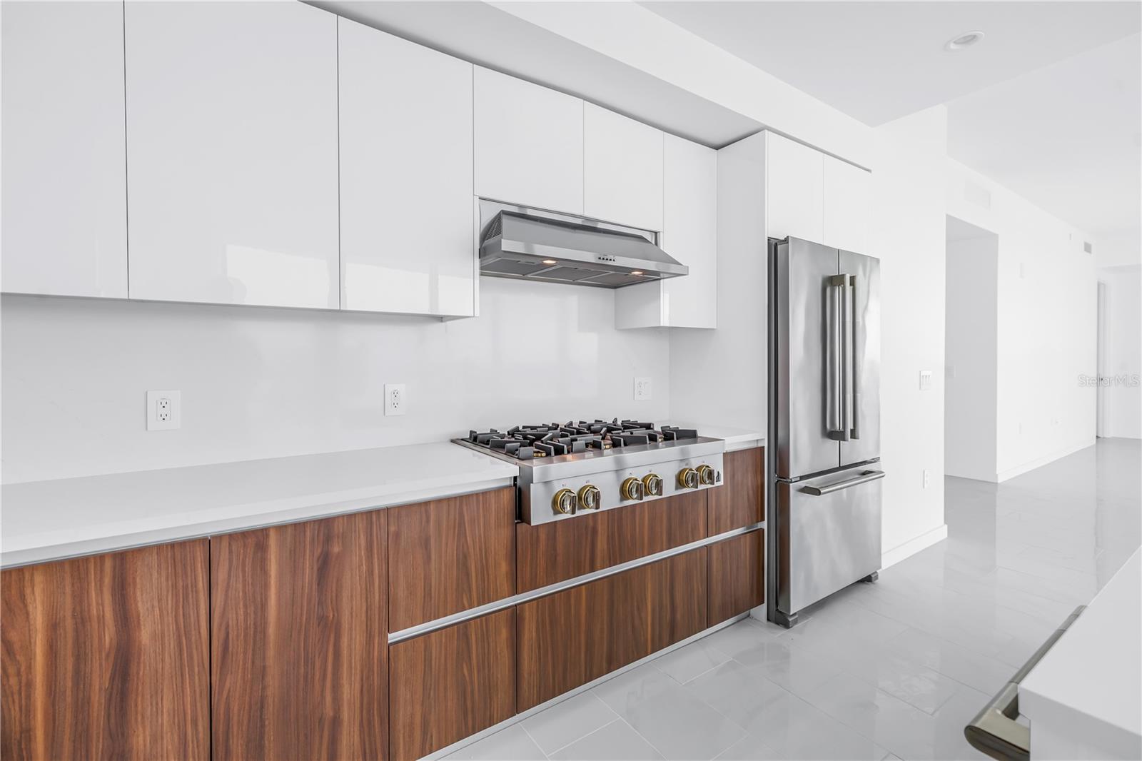 Image 18 of 72 For 400 Central Avenue 1001