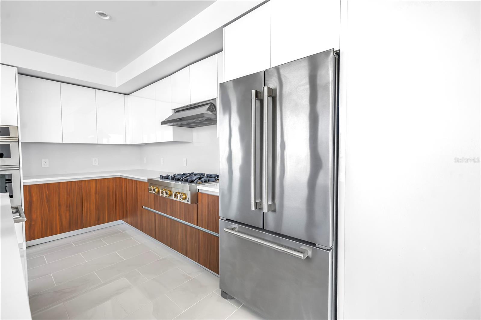 Image 19 of 72 For 400 Central Avenue 1001