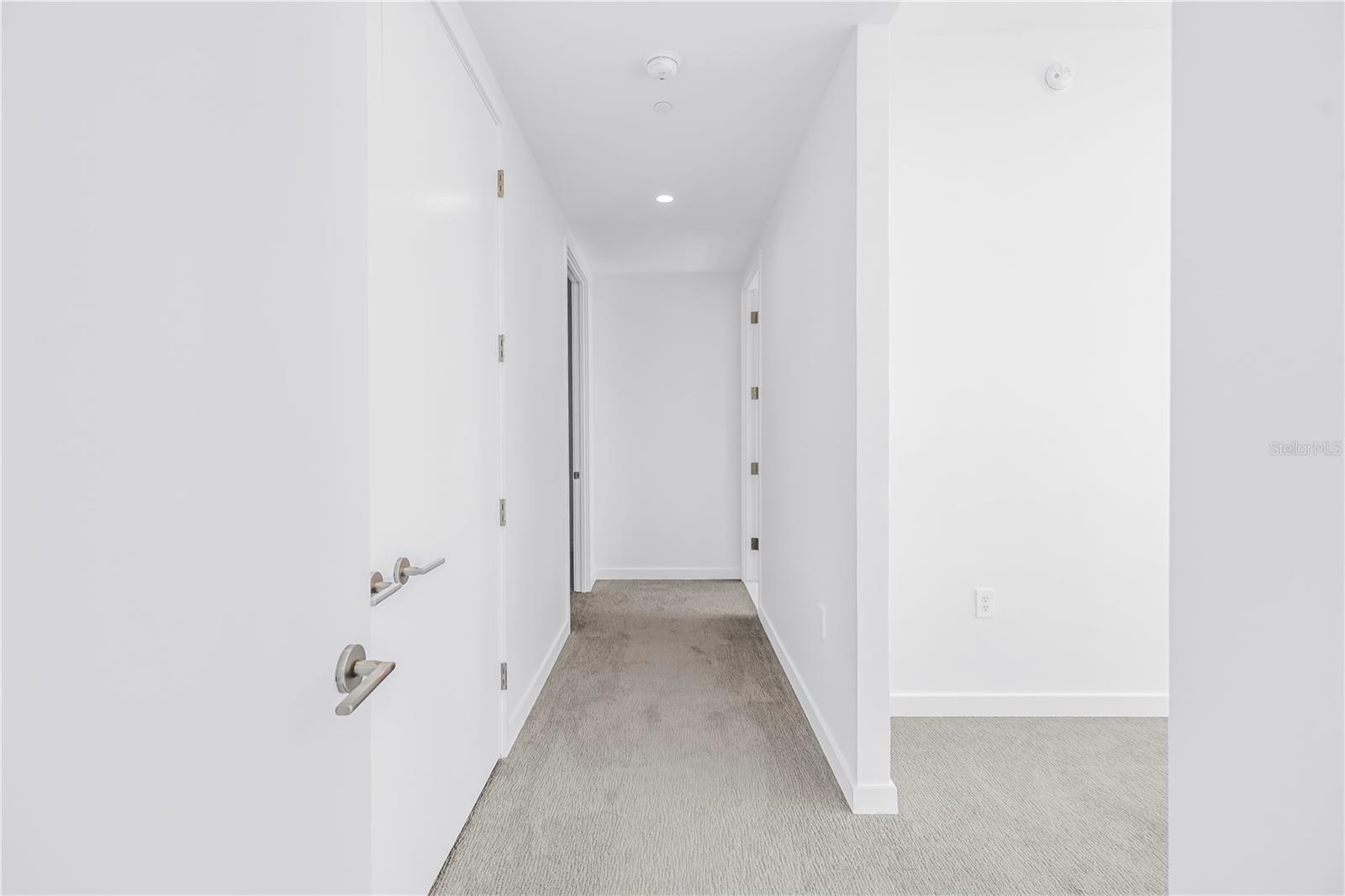 Image 21 of 72 For 400 Central Avenue 1001