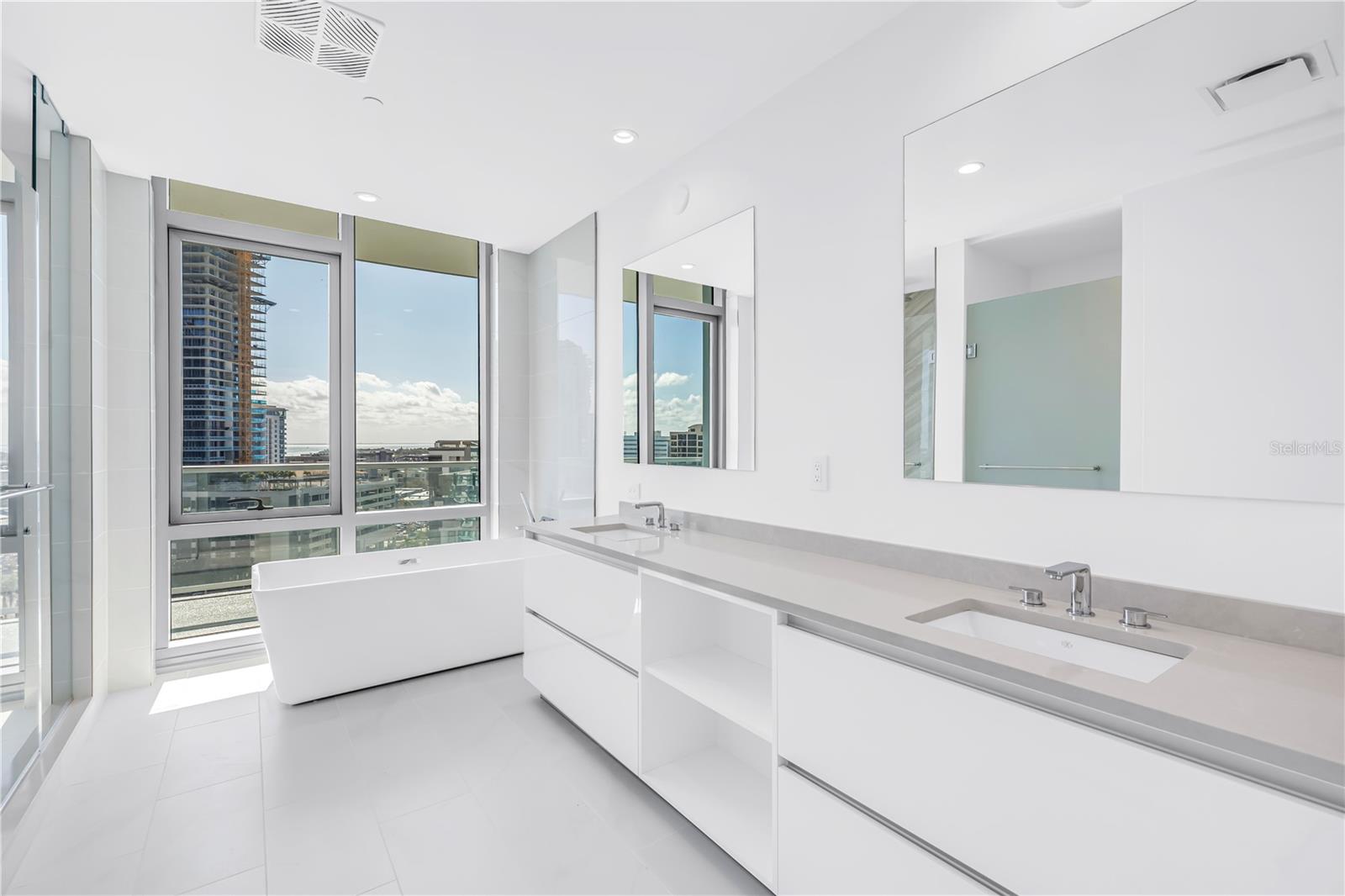 Image 27 of 72 For 400 Central Avenue 1001