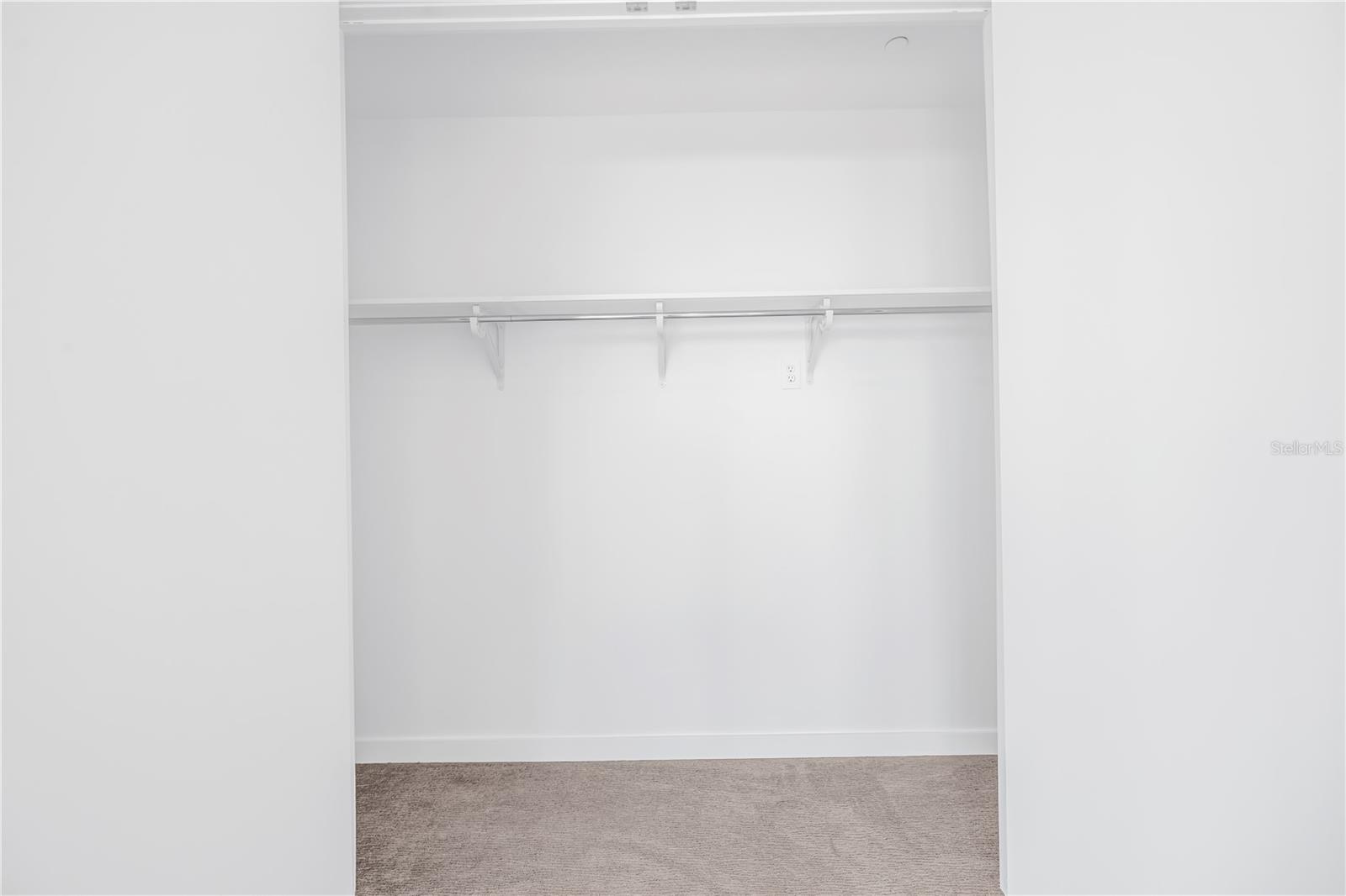 Image 32 of 72 For 400 Central Avenue 1001