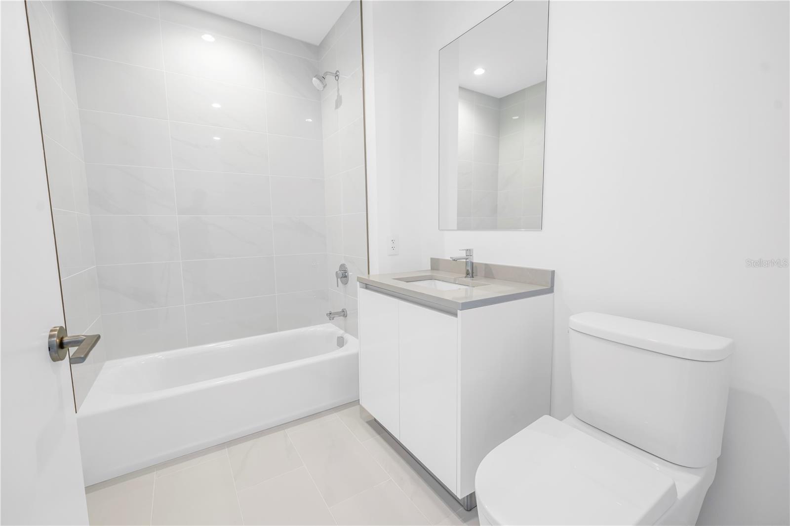 Image 48 of 72 For 400 Central Avenue 1001