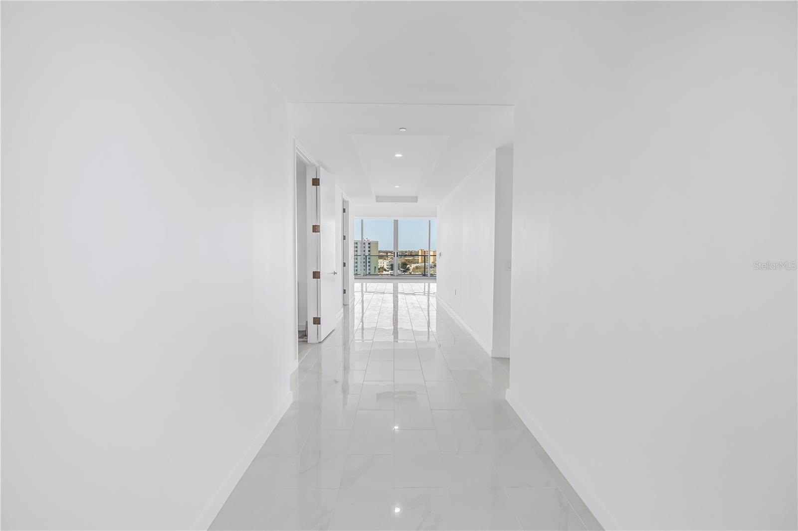 Image 5 of 72 For 400 Central Avenue 1001