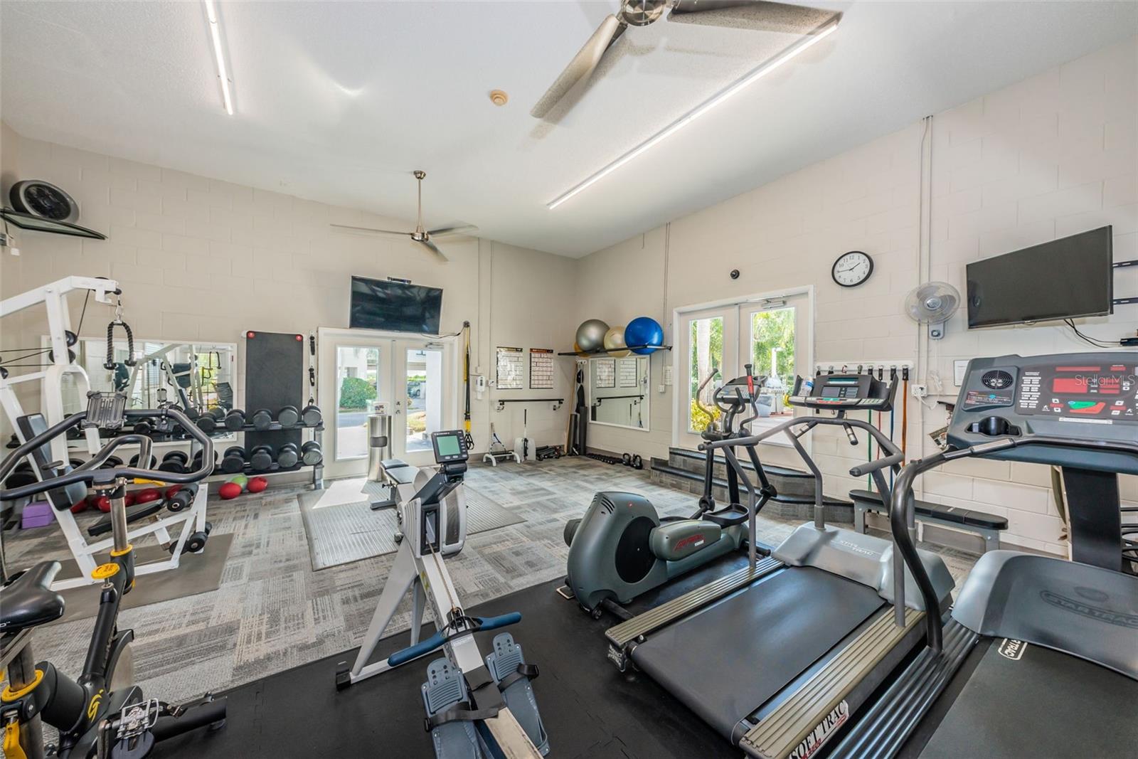 Image 17 of 47 For 1805 Mariner Drive 48