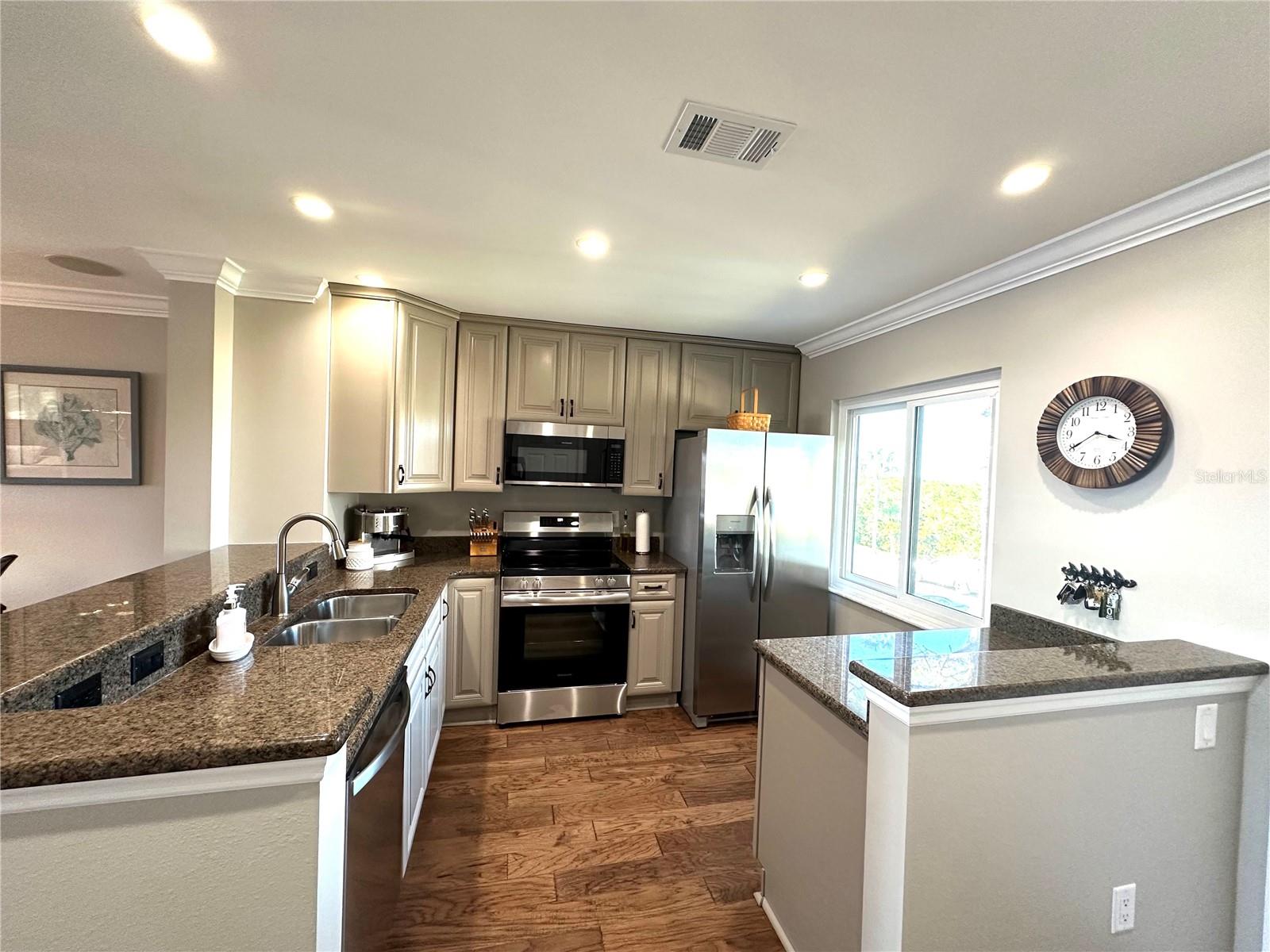 Image 32 of 47 For 1805 Mariner Drive 48