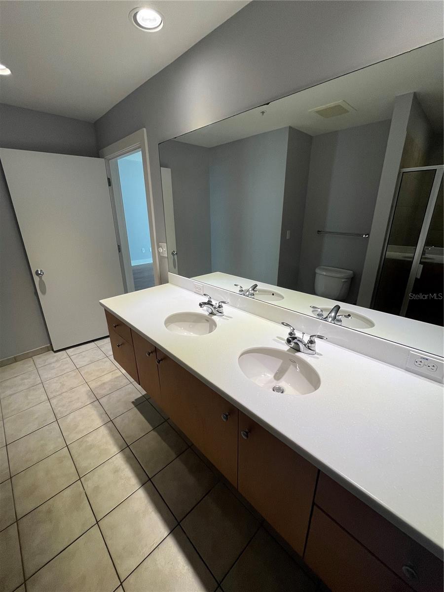 Image 14 of 38 For 1120 Kennedy Boulevard 515