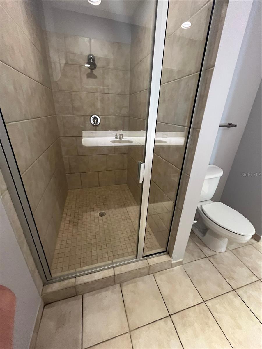 Image 17 of 38 For 1120 Kennedy Boulevard 515