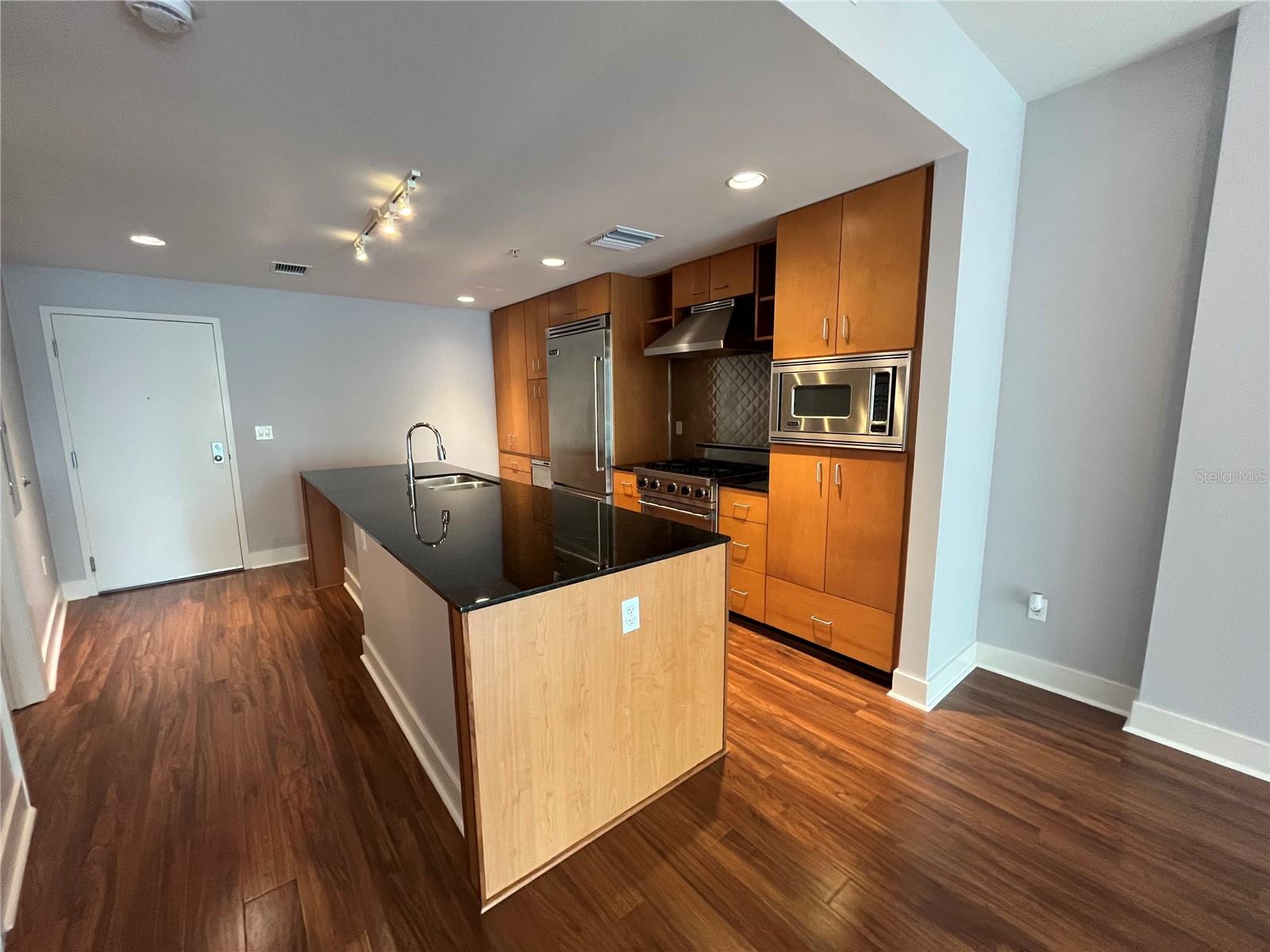 Image 3 of 38 For 1120 Kennedy Boulevard 515