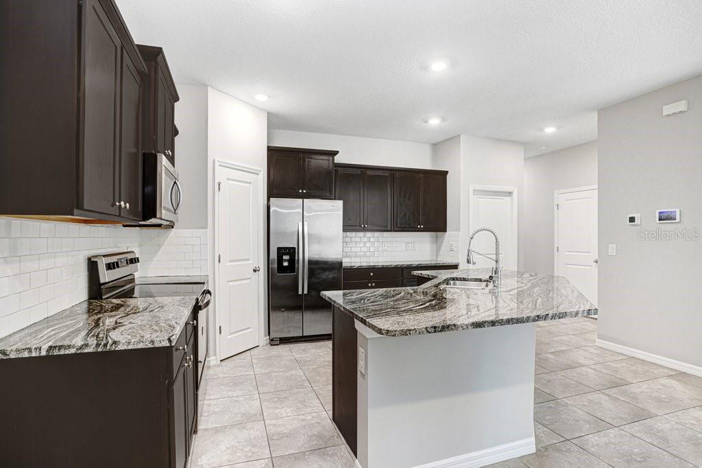 Image 6 of 54 For 31398 Mango Fade Way