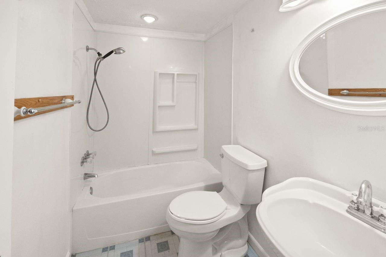 Image 12 of 22 For 6870 Parkside Drive