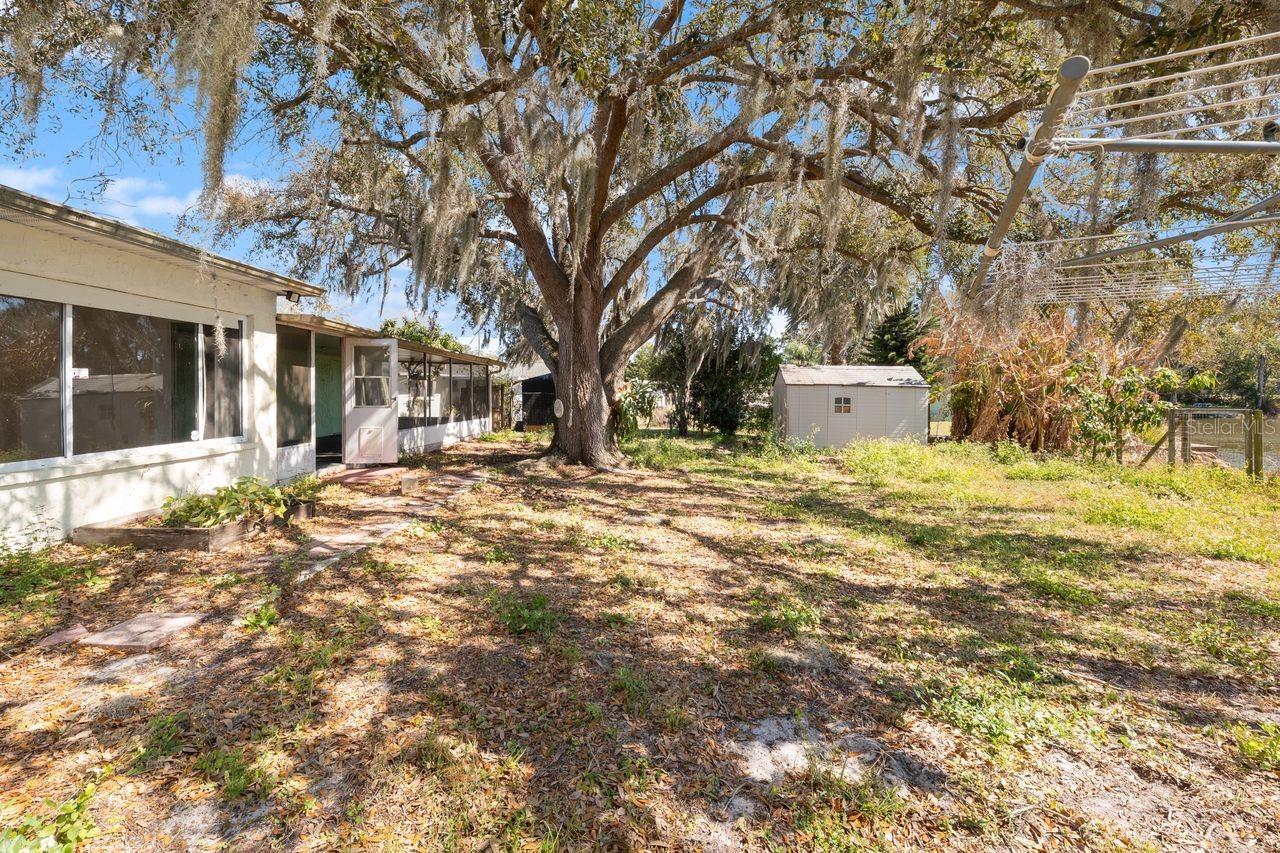 Image 20 of 22 For 6870 Parkside Drive
