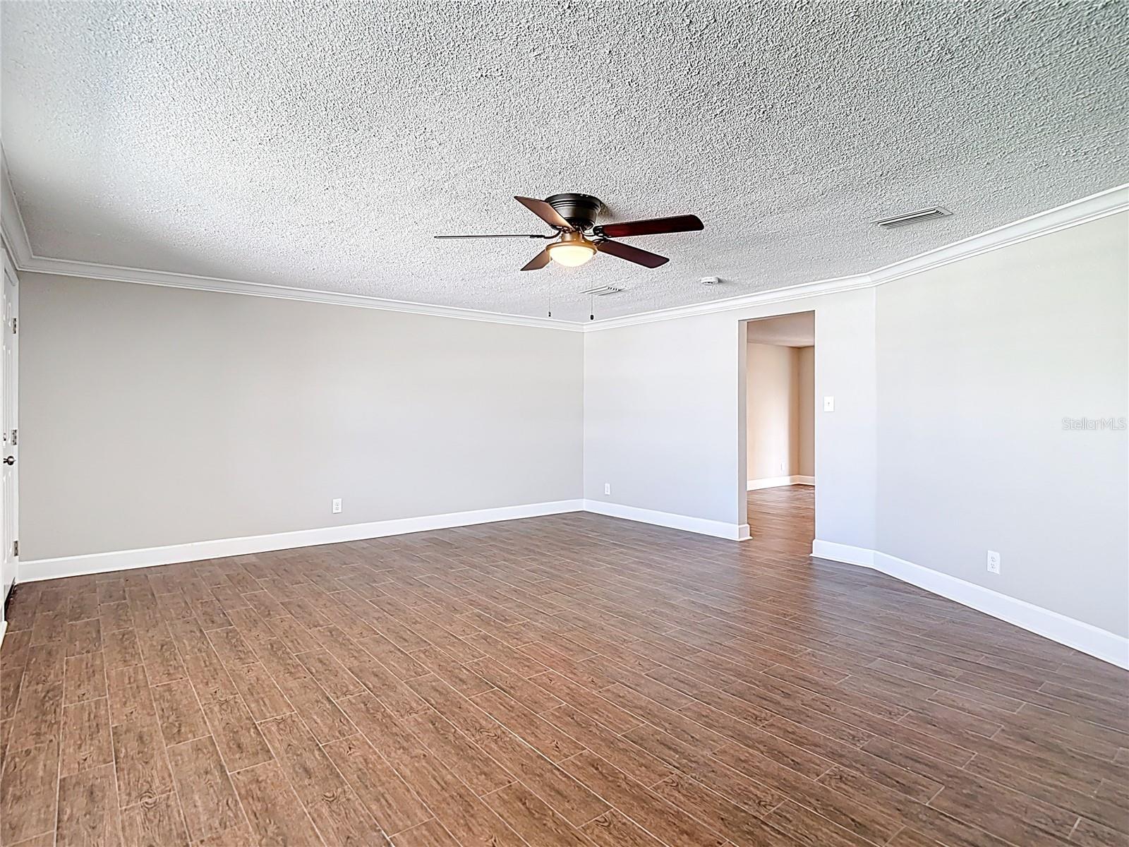 Image 10 of 53 For 13732 Plumosa Avenue