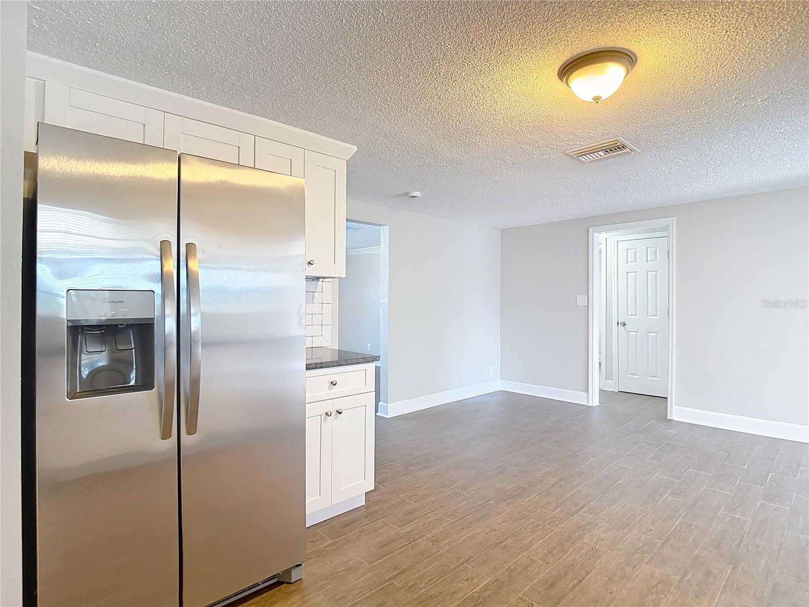 Image 20 of 53 For 13732 Plumosa Avenue