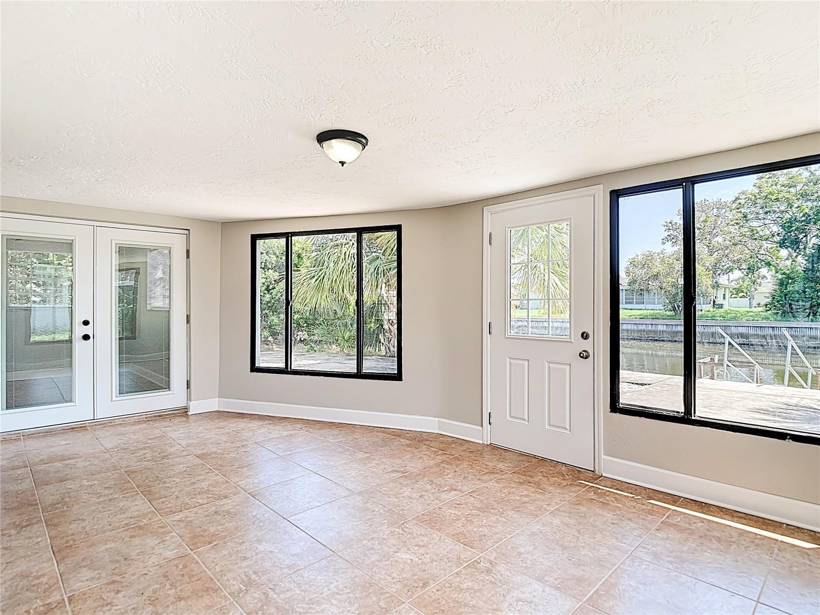 Image 39 of 53 For 13732 Plumosa Avenue