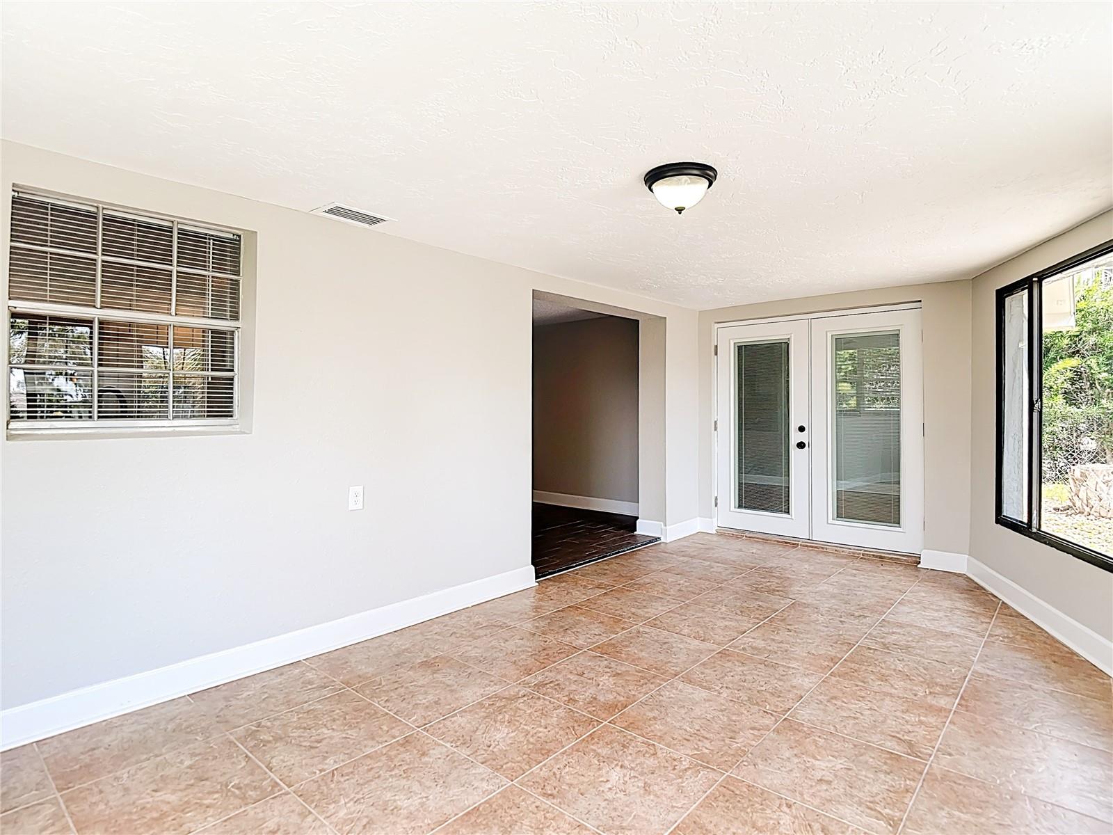 Image 40 of 53 For 13732 Plumosa Avenue