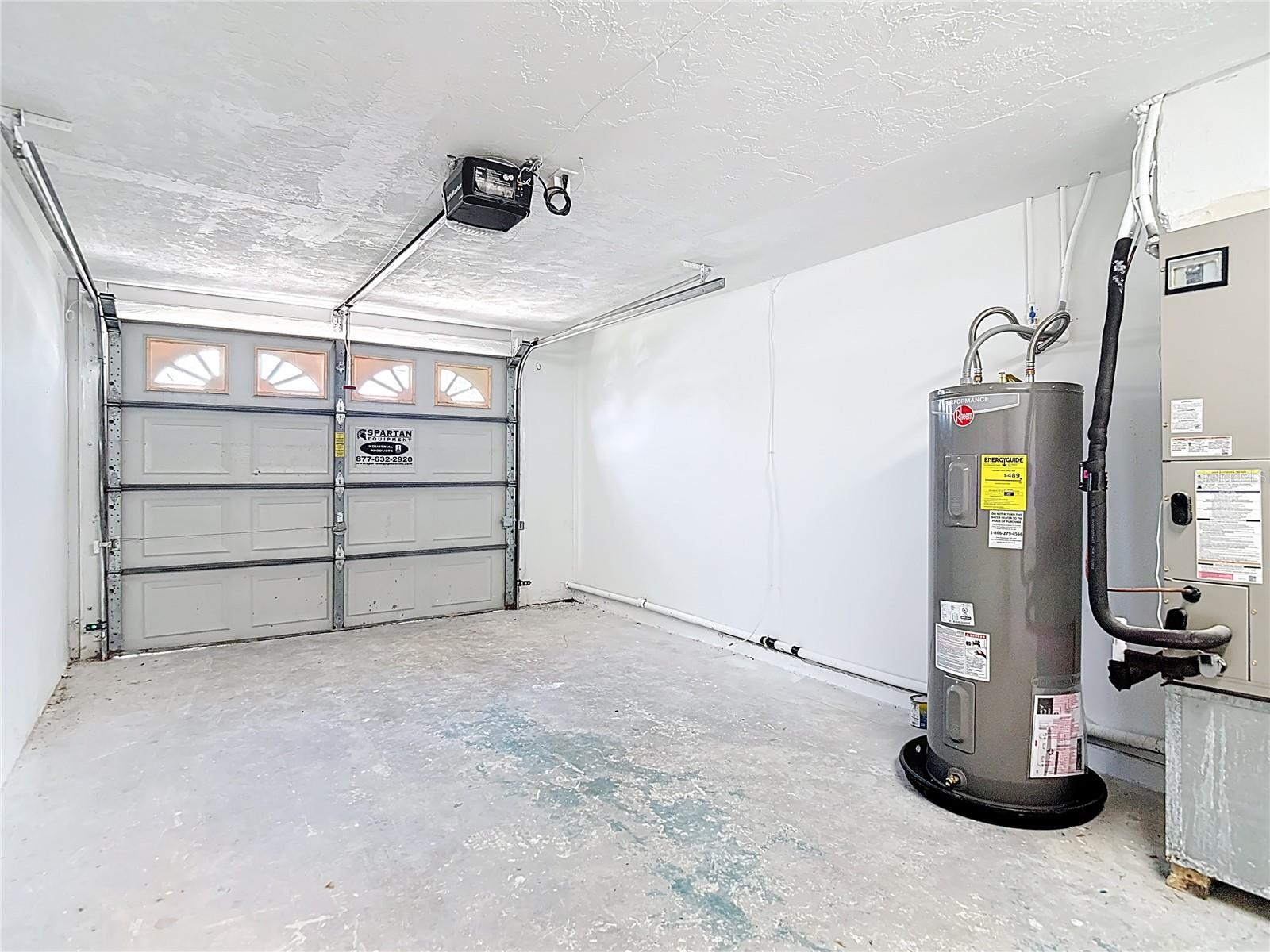 Image 41 of 53 For 13732 Plumosa Avenue