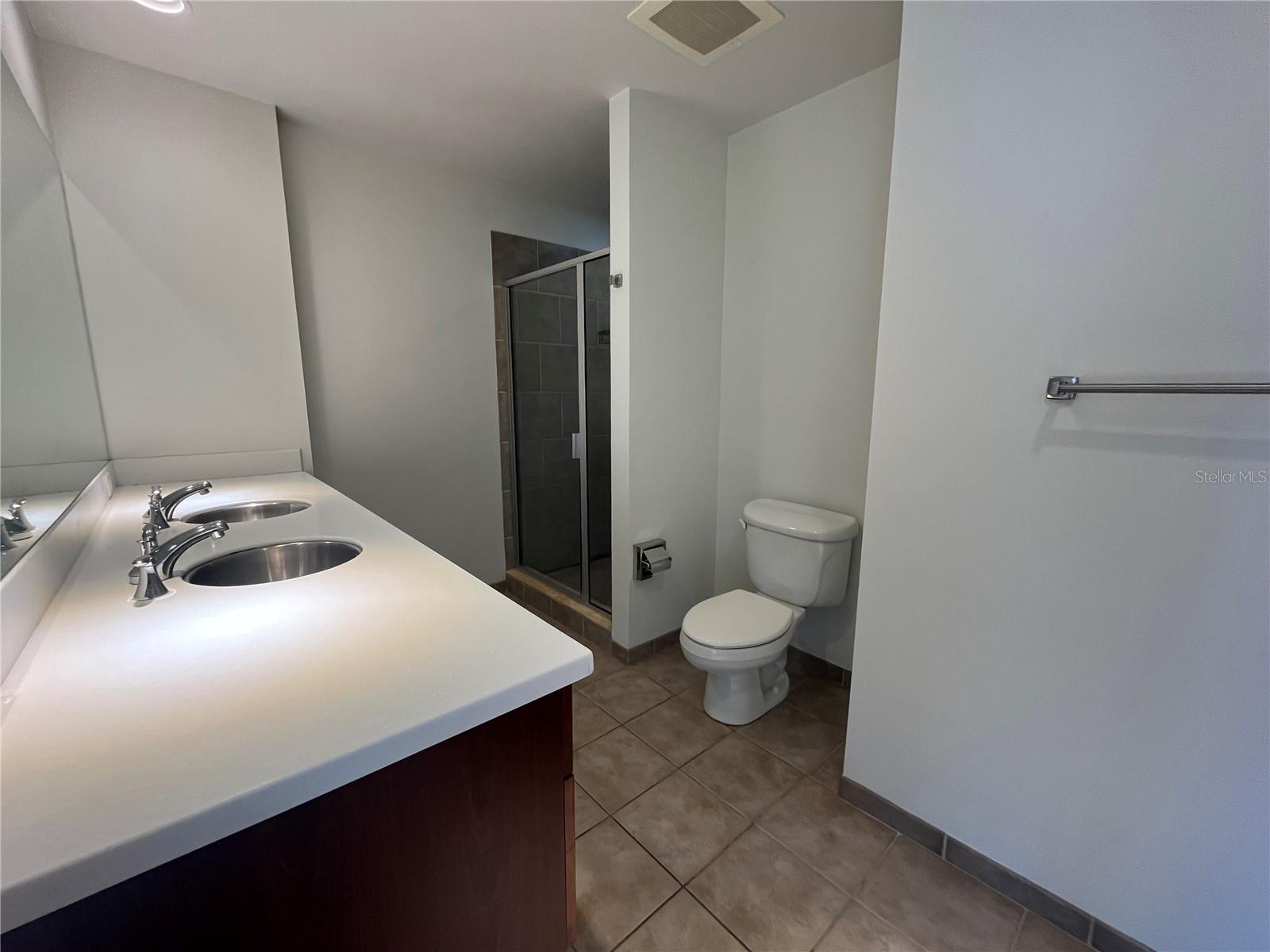 Image 10 of 36 For 1208 Kennedy Boulevard 614