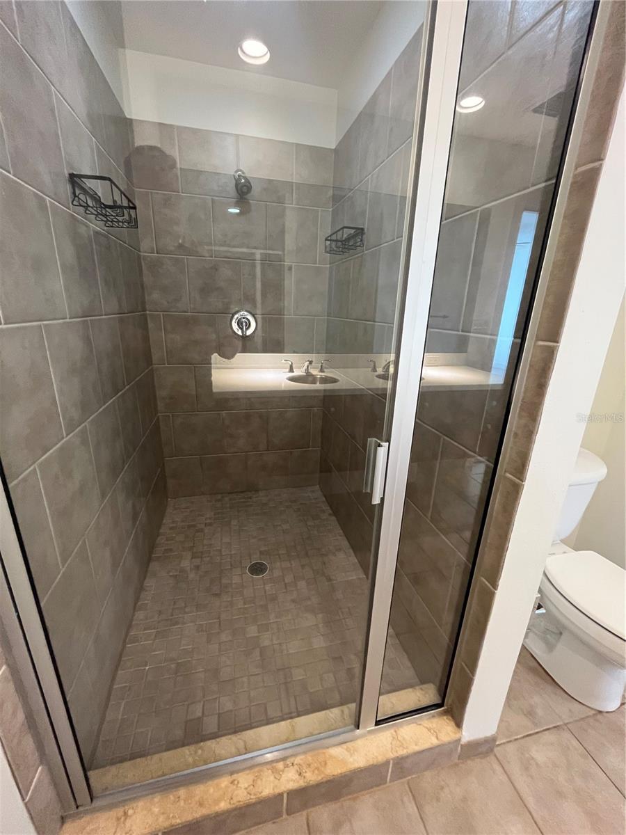 Image 11 of 36 For 1208 Kennedy Boulevard 614