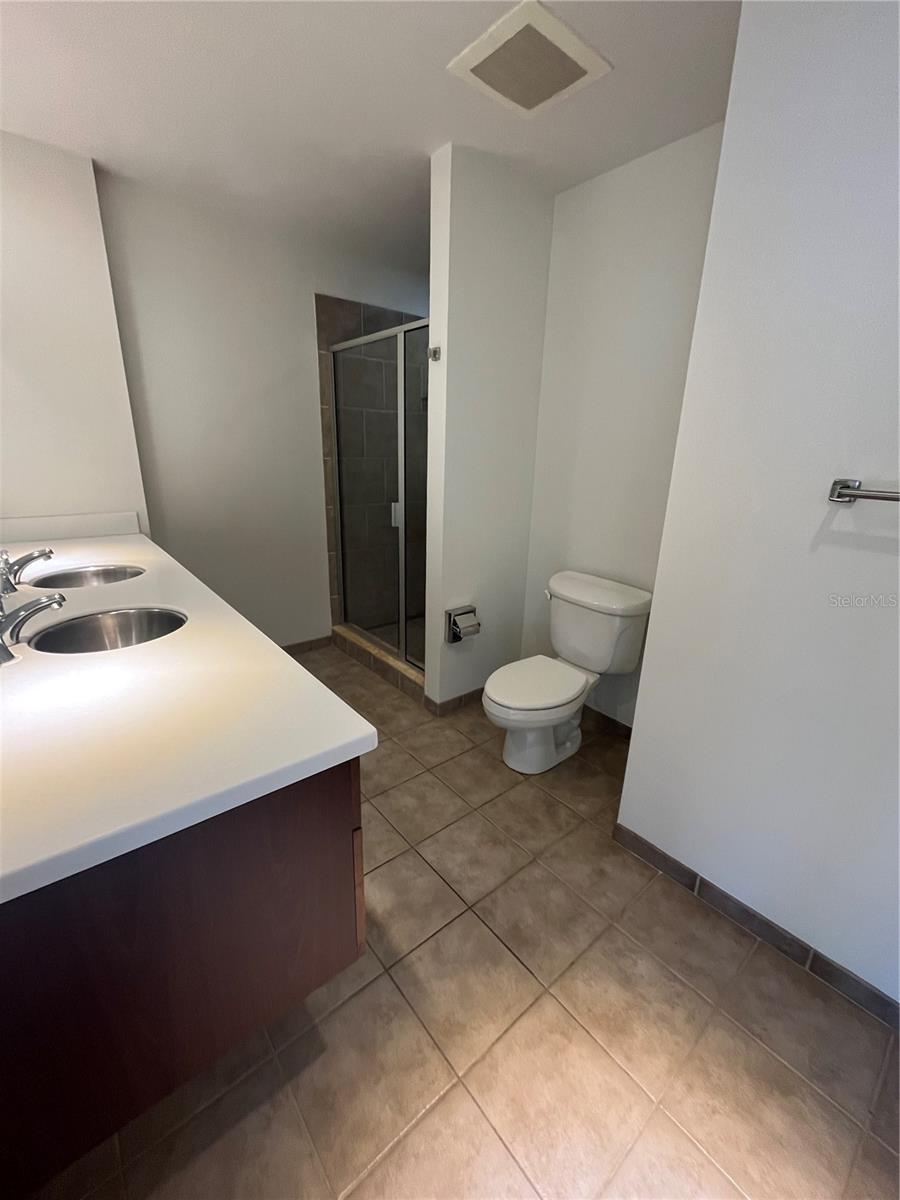 Image 9 of 36 For 1208 Kennedy Boulevard 614