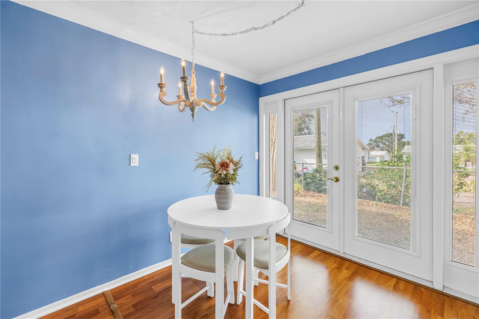 Image 18 of 46 For 9224 Mission Oaks Boulevard