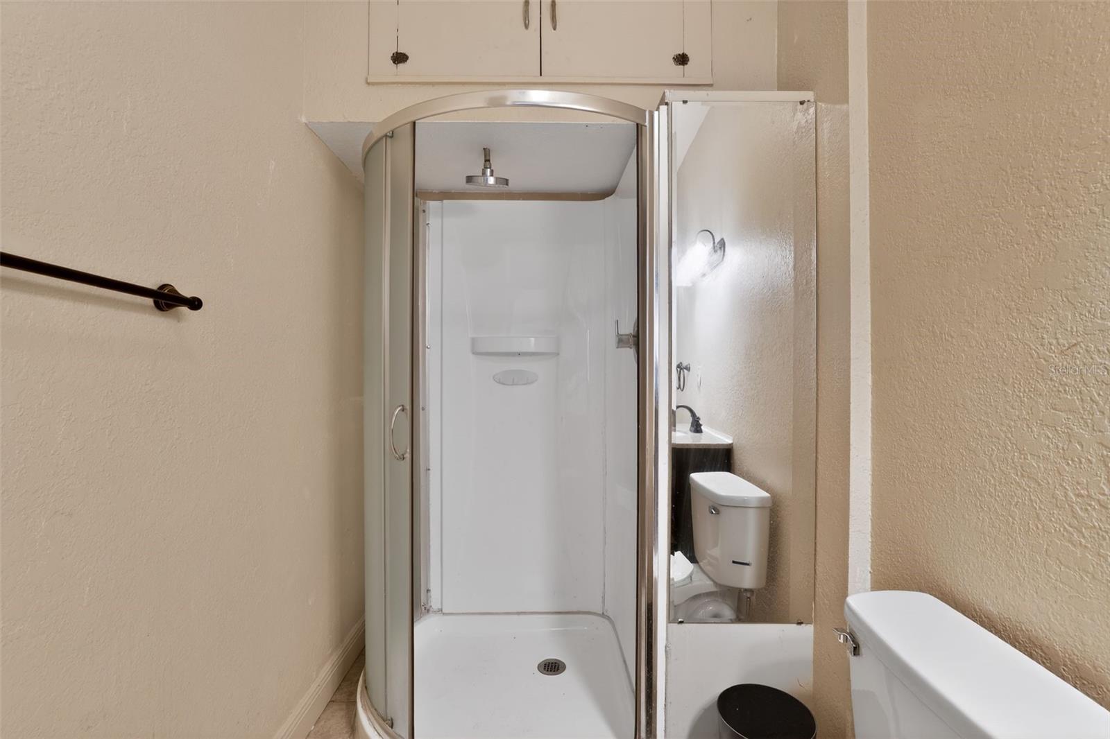 Image 25 of 30 For 118 Drew Street