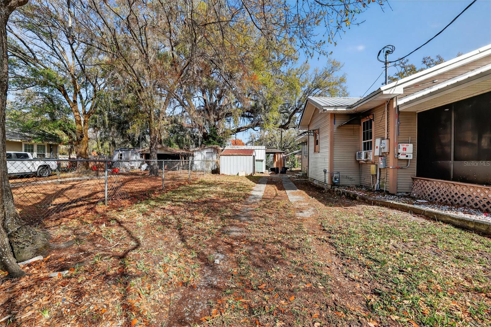 Image 28 of 30 For 118 Drew Street