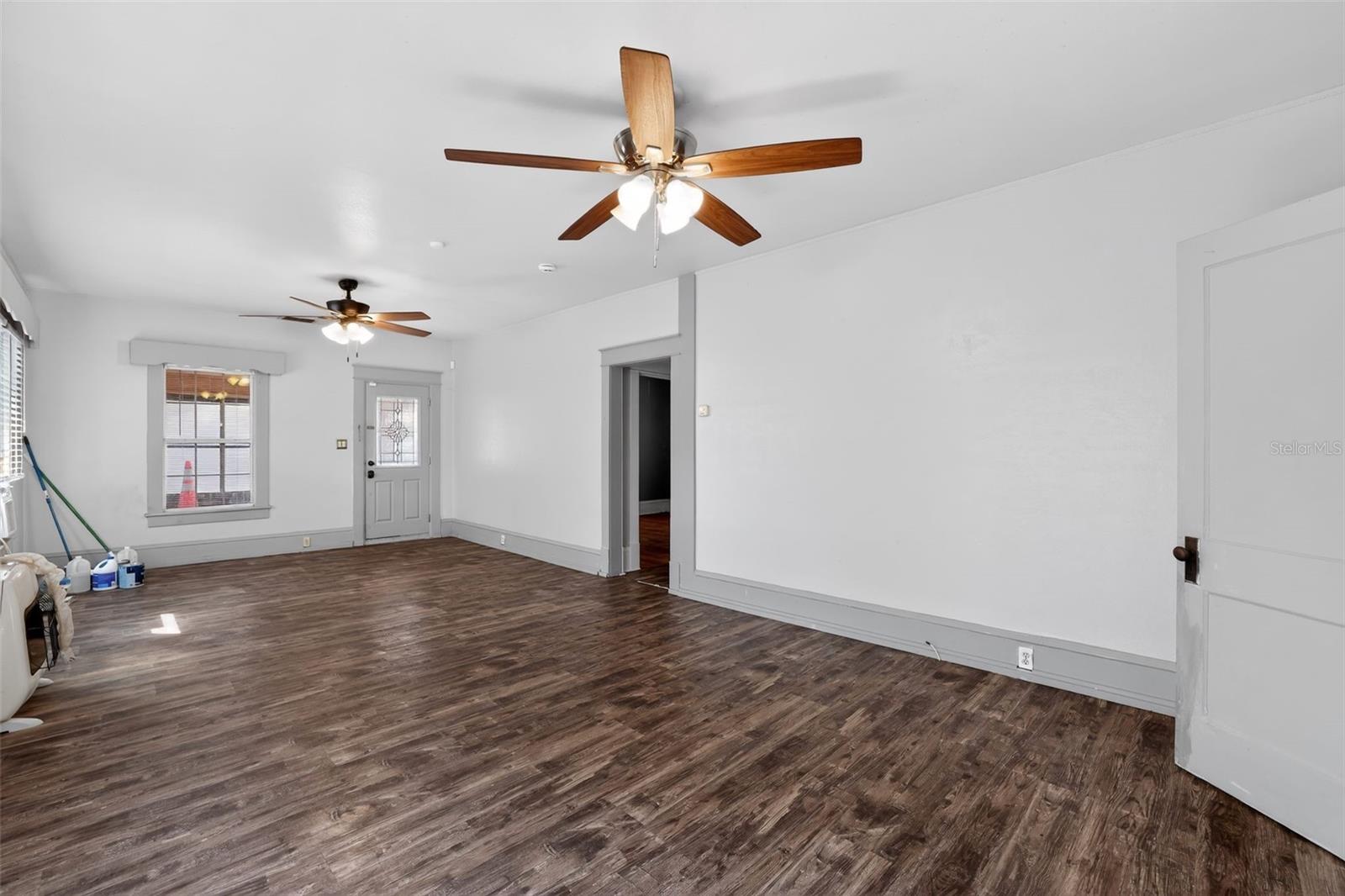 Image 8 of 30 For 118 Drew Street