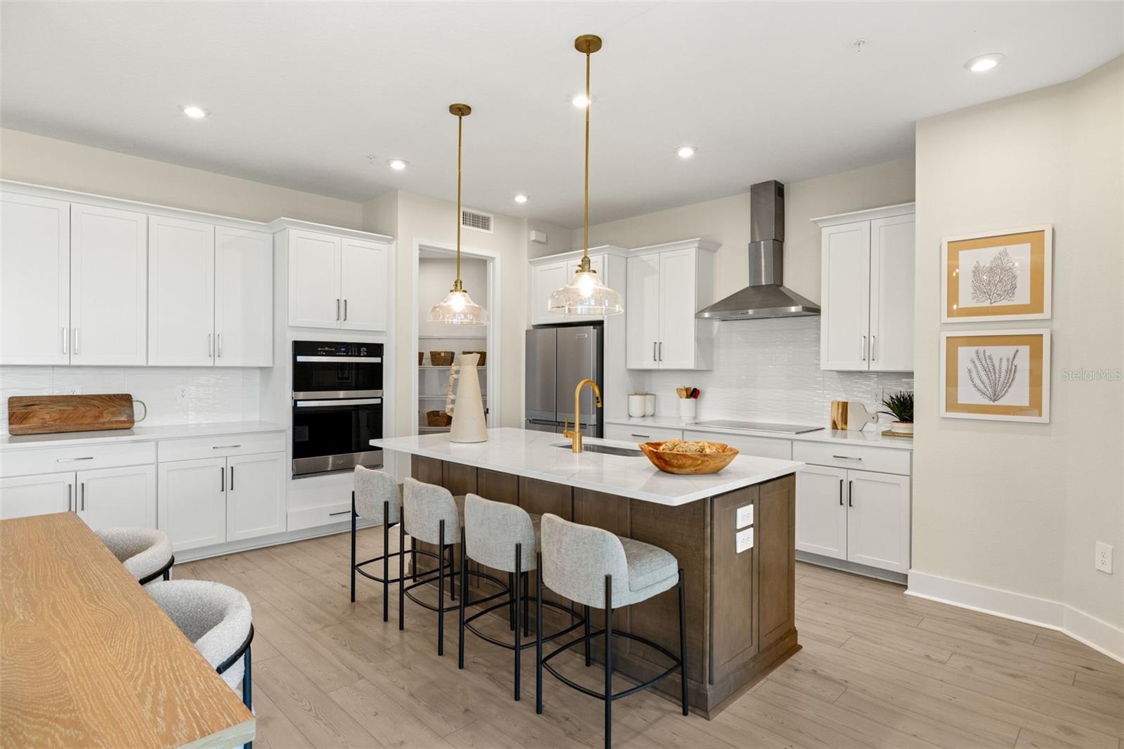 Image 11 of 34 For 12766 Jade Empress Loop 101