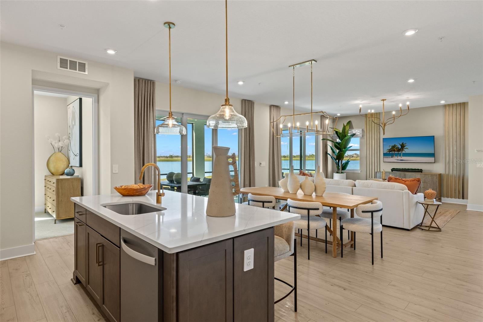 Image 13 of 34 For 12766 Jade Empress Loop 101