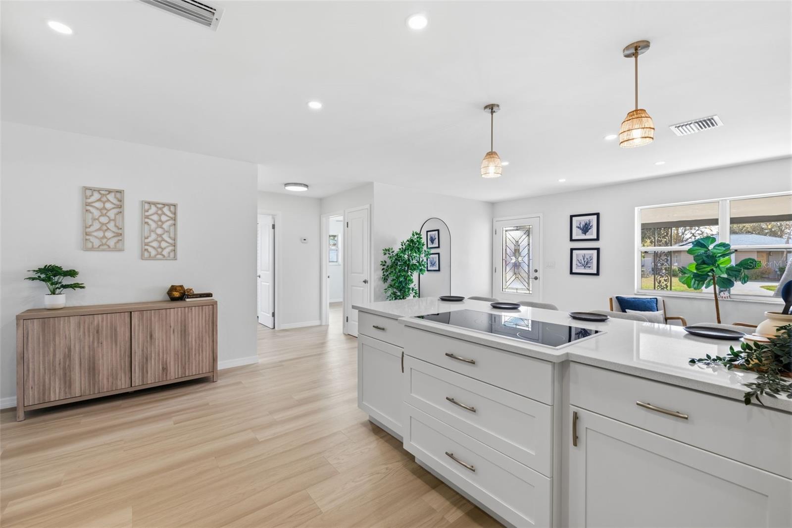 Image 11 of 33 For 1027 27th Avenue S