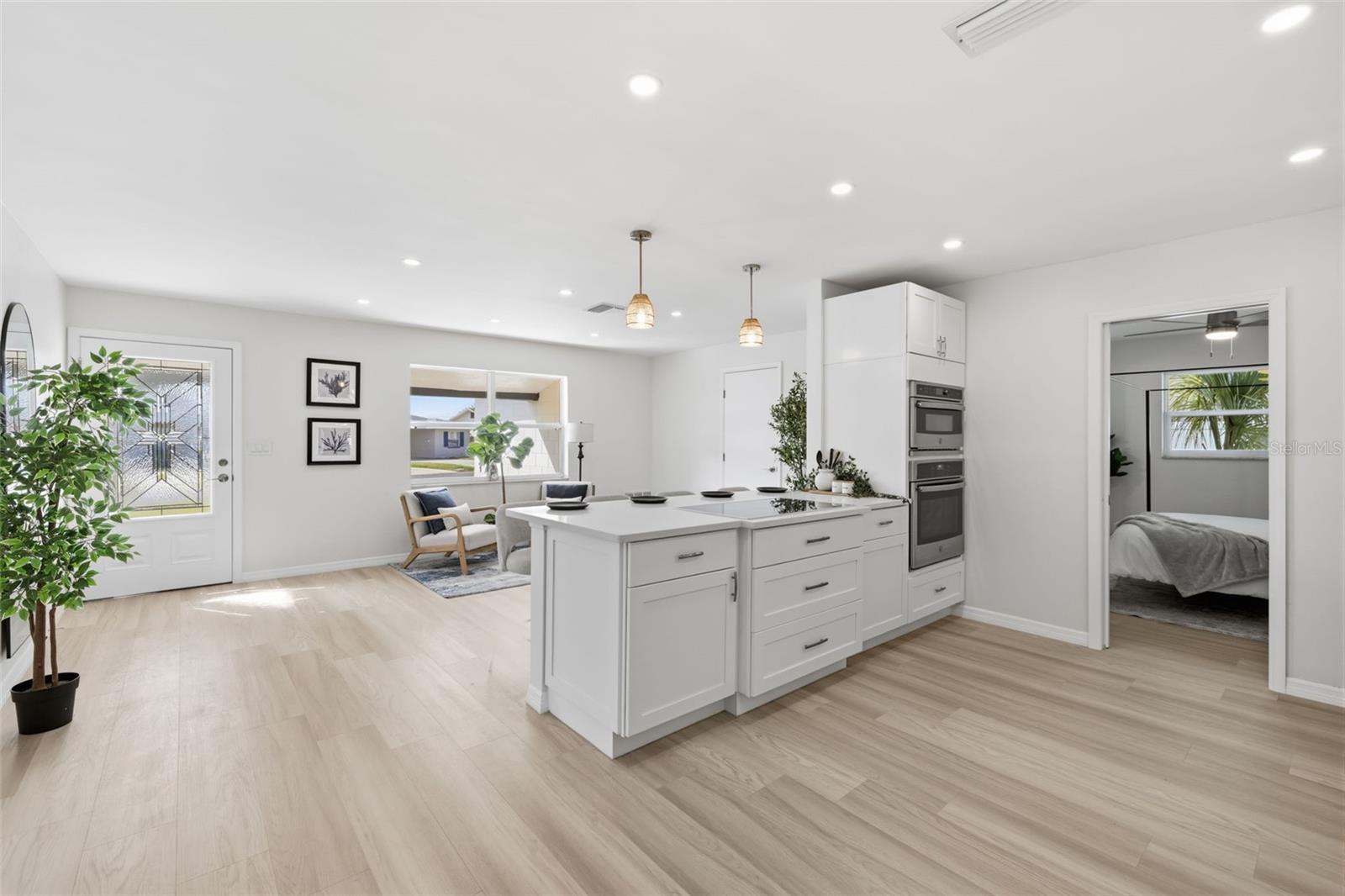 Image 13 of 33 For 1027 27th Avenue S