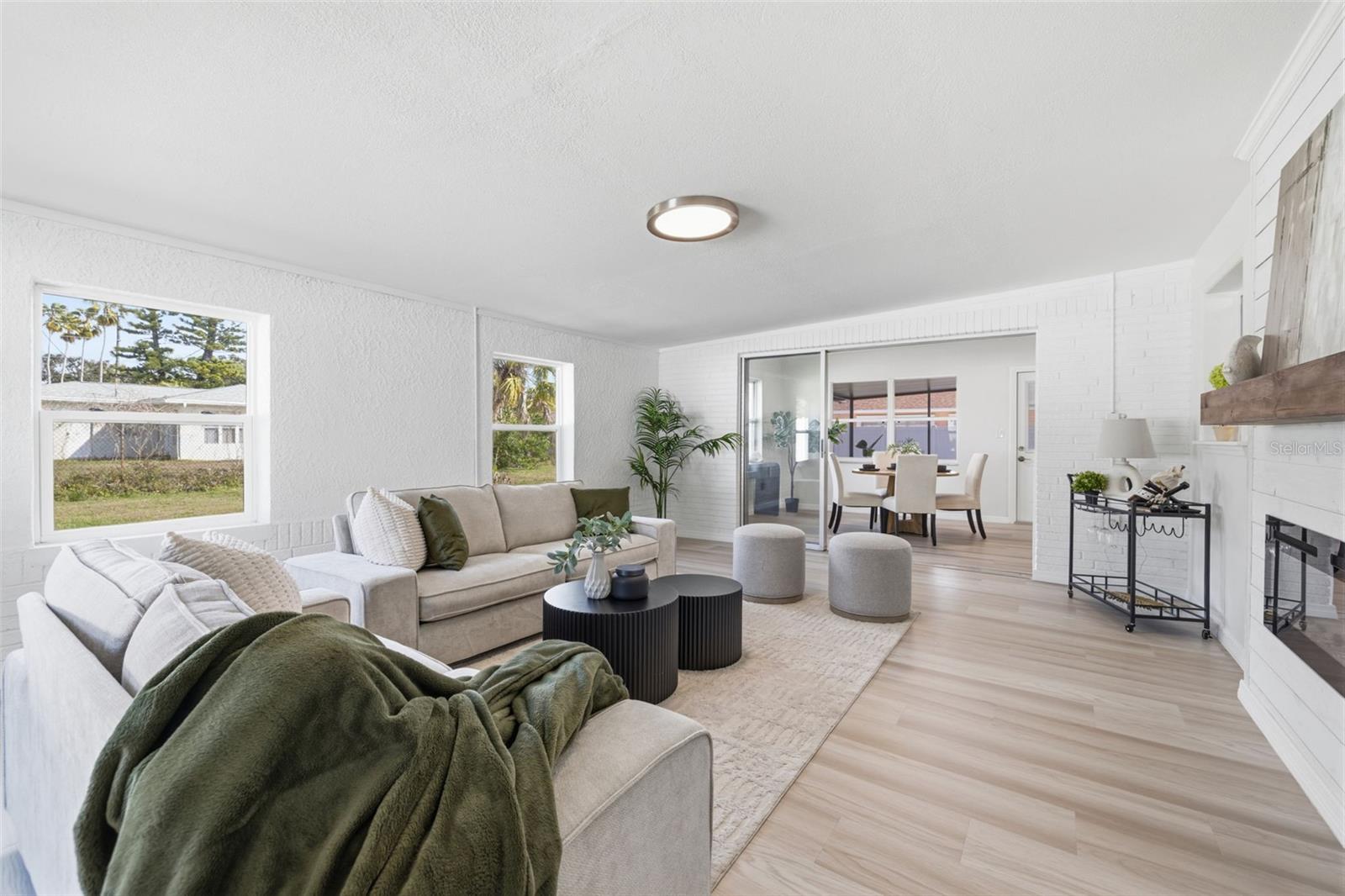 Image 18 of 33 For 1027 27th Avenue S