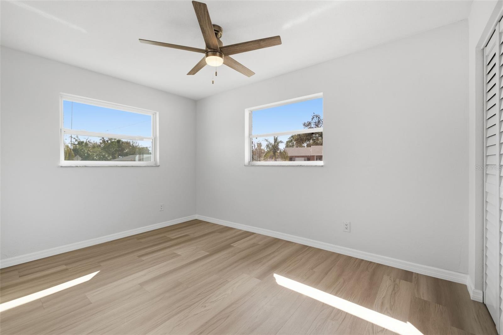 Image 20 of 33 For 1027 27th Avenue S