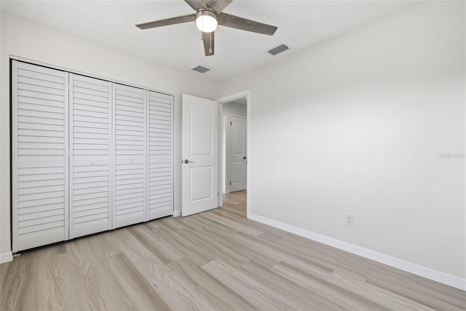 Image 25 of 33 For 1027 27th Avenue S