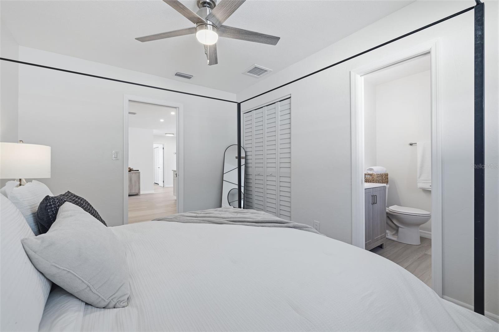 Image 26 of 33 For 1027 27th Avenue S