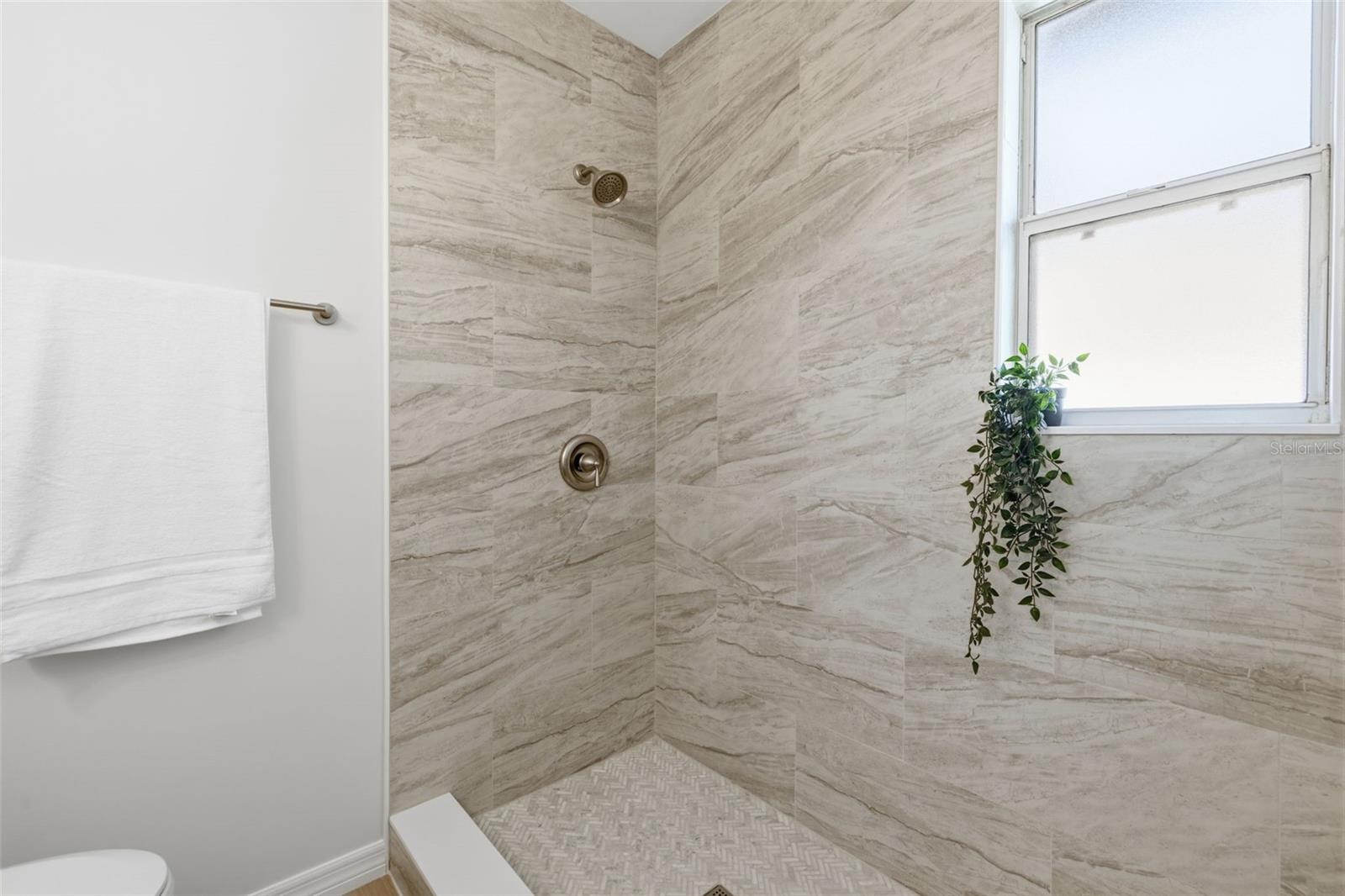 Image 28 of 33 For 1027 27th Avenue S