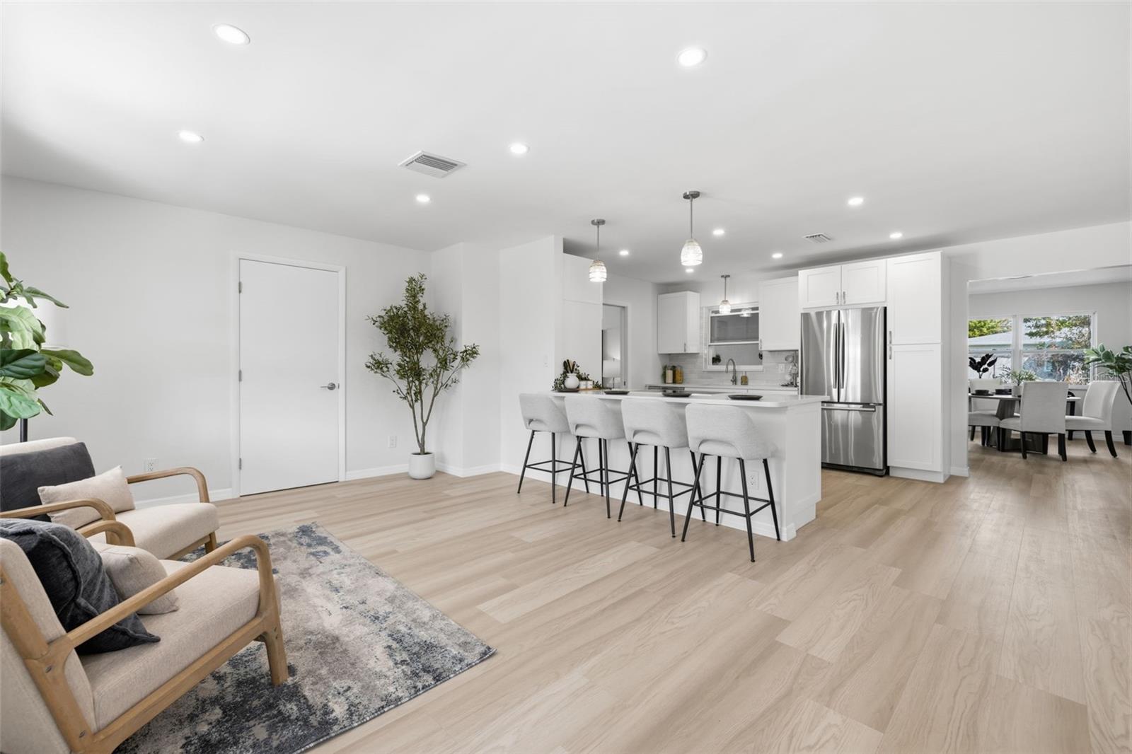 Image 4 of 33 For 1027 27th Avenue S